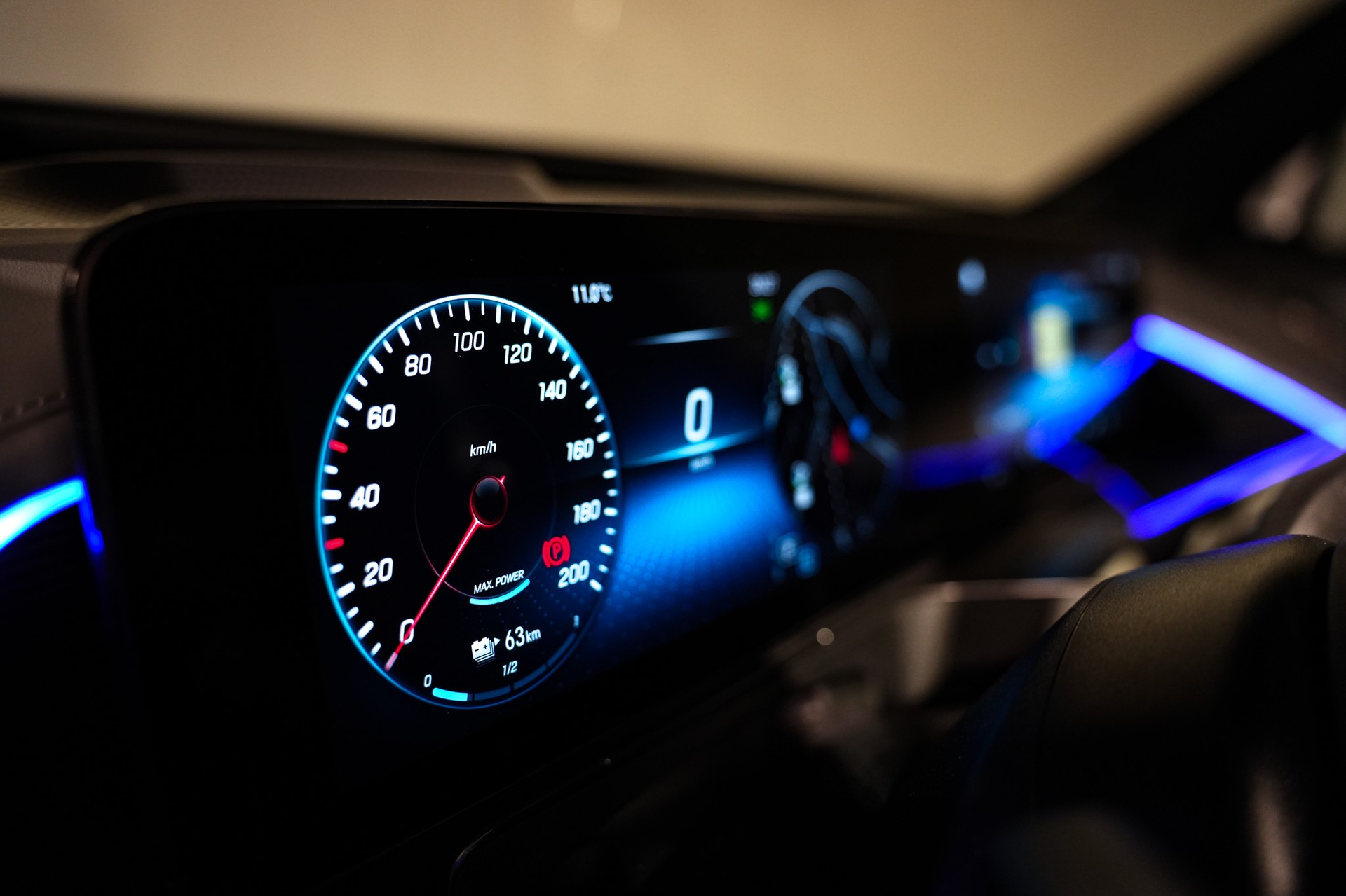 MERCEDES-BENZ EQC 400 AMG Line 4Matic-image-18