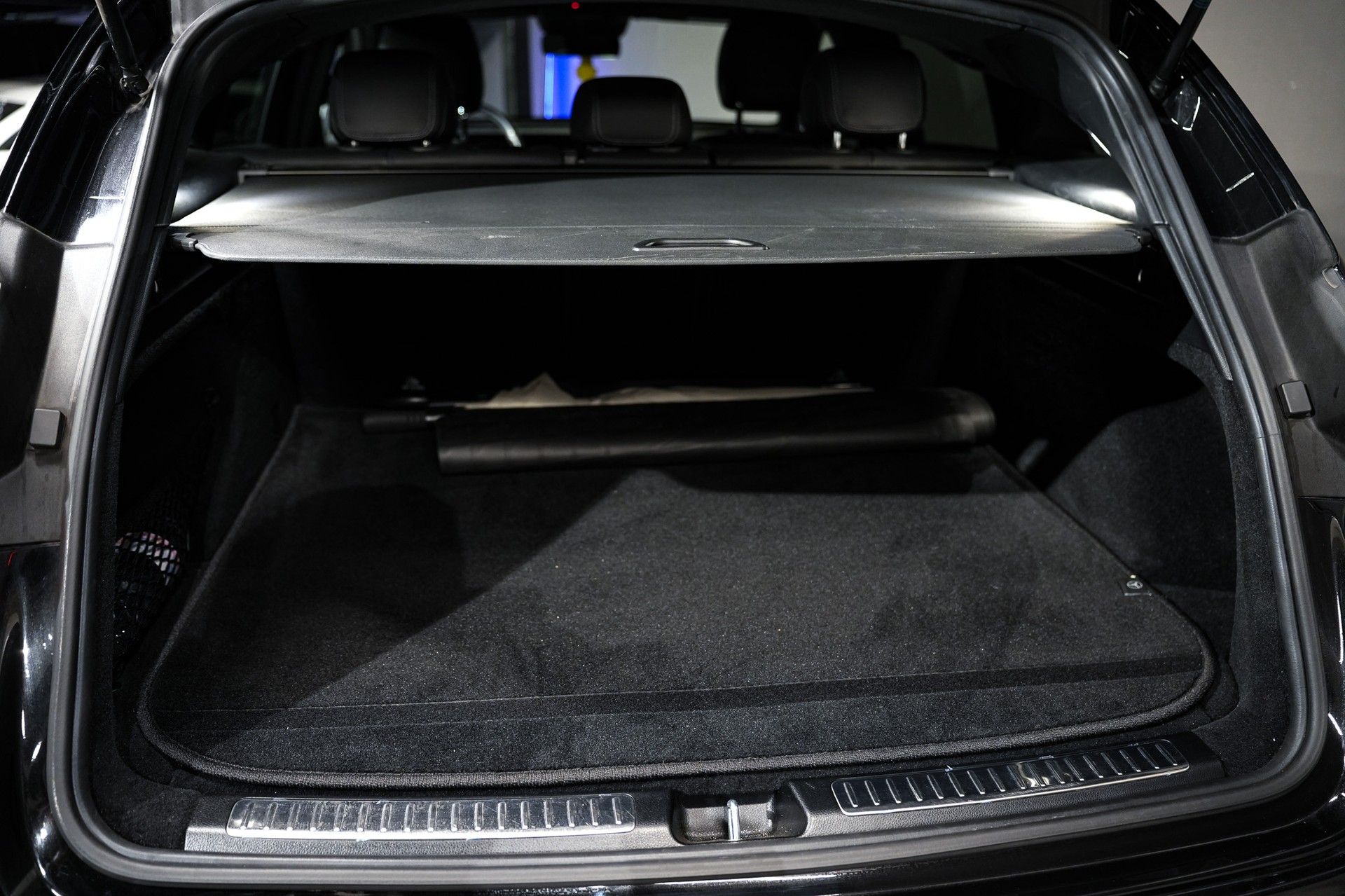 MERCEDES-BENZ EQC 400 AMG Line 4Matic-image-11