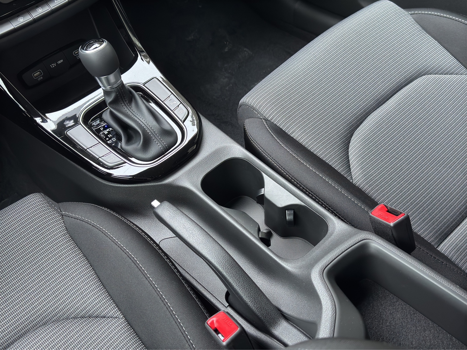 HYUNDAI i30 1.5 T-GDi Origo-image-8