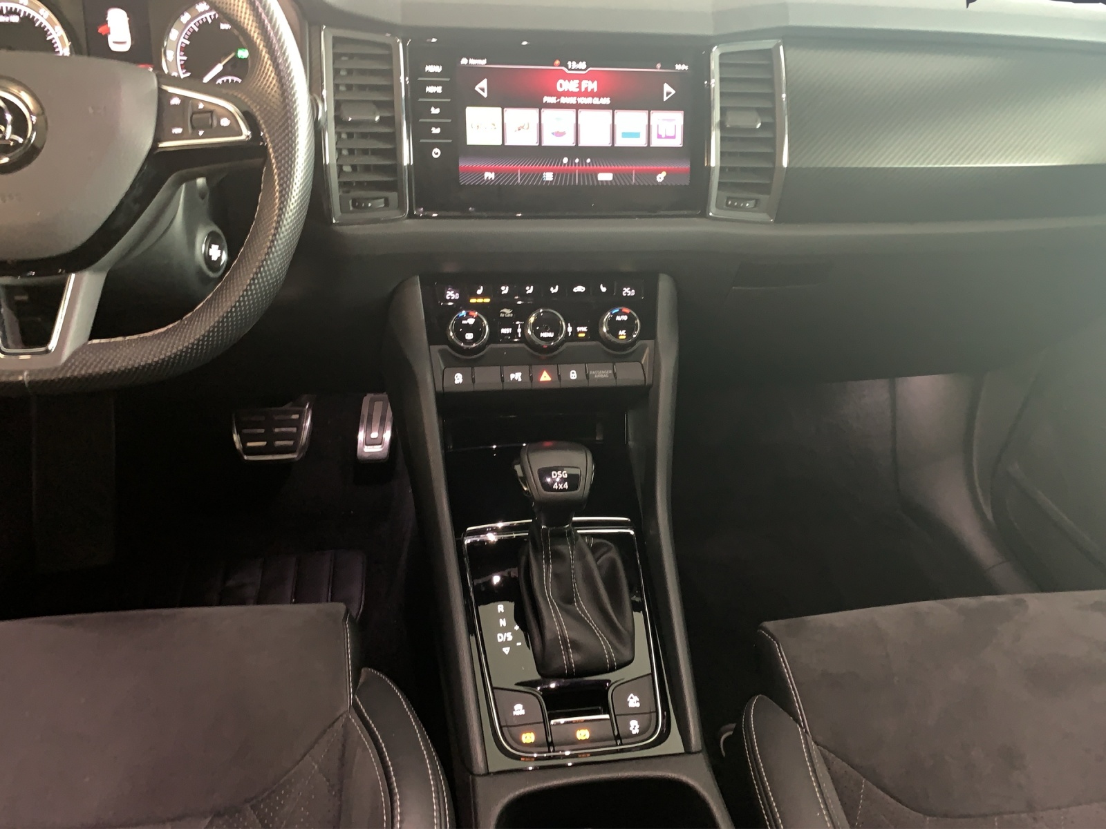 SKODA Kodiaq 2.0 TDI Sport Line-image-8