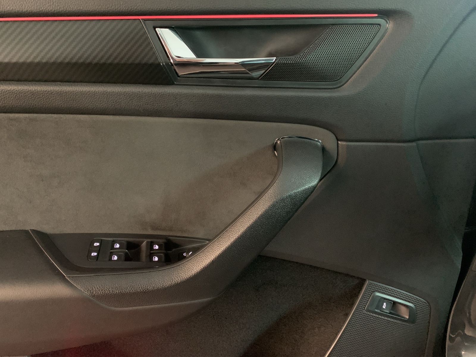 SKODA Kodiaq 2.0 TDI Sport Line-image-9