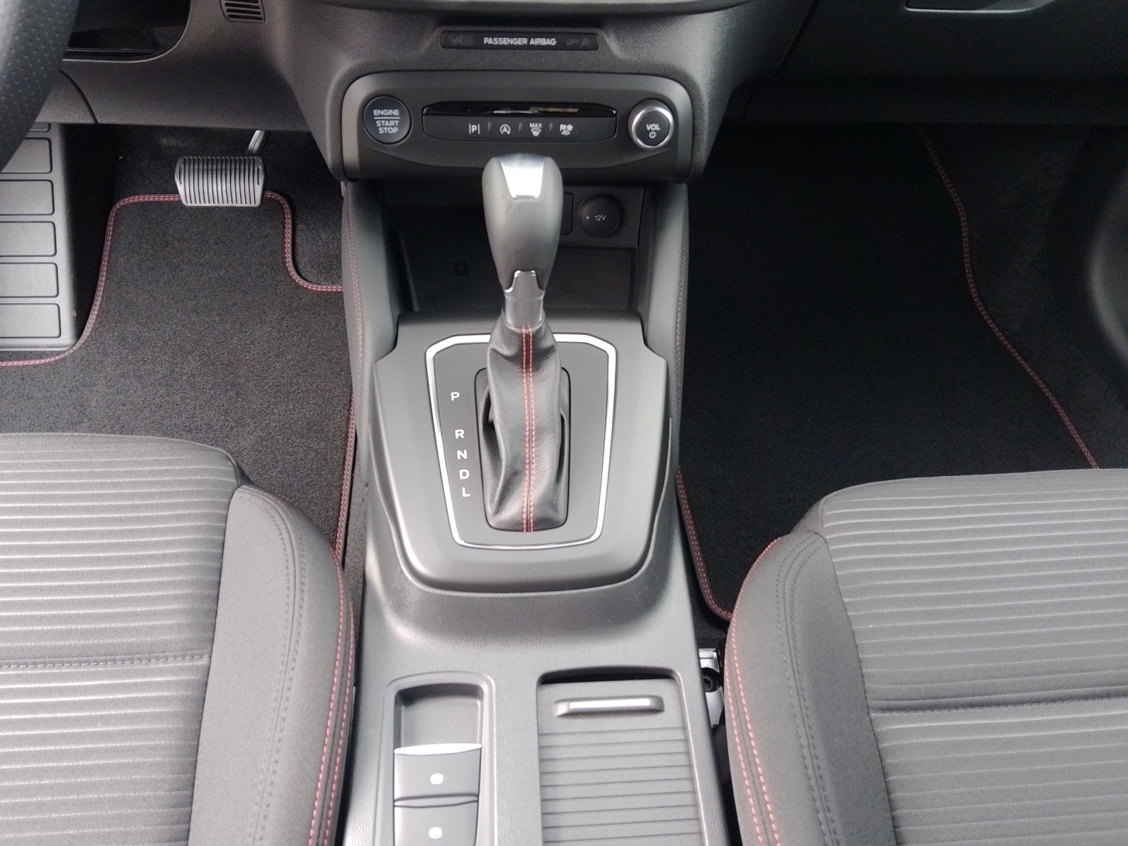 FORD Focus Station Wagon 1.0i EcoB Hybrid 155 ST-Line X-image-12