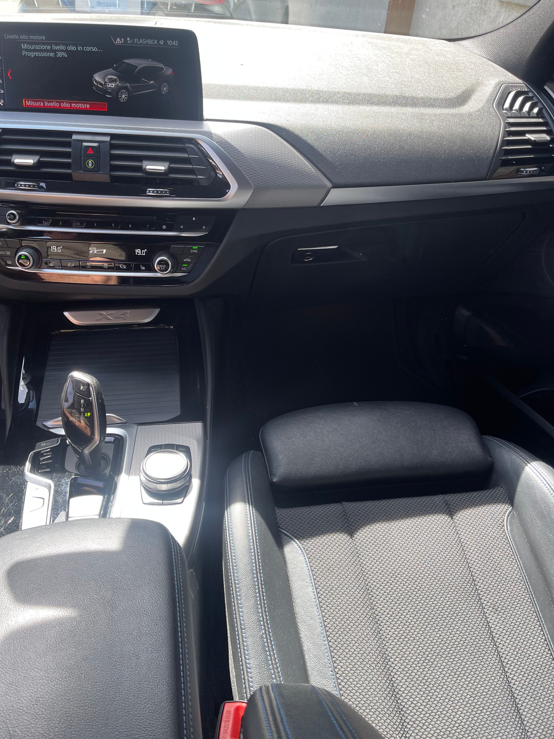 BMW X4 xDrive 20d M Sport X Steptronic-image-12