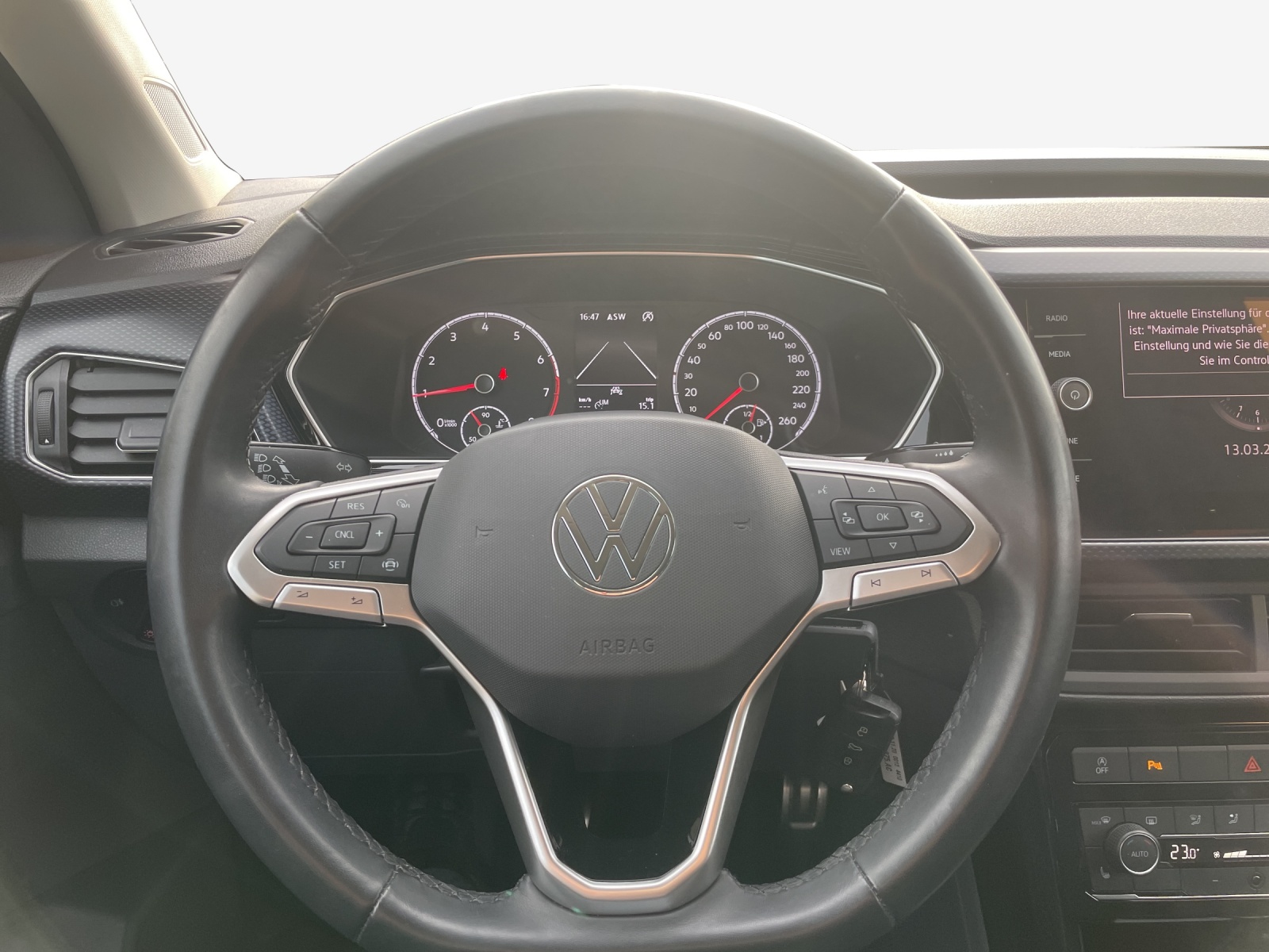 VW T-Cross 1.0 TSI United-image-9