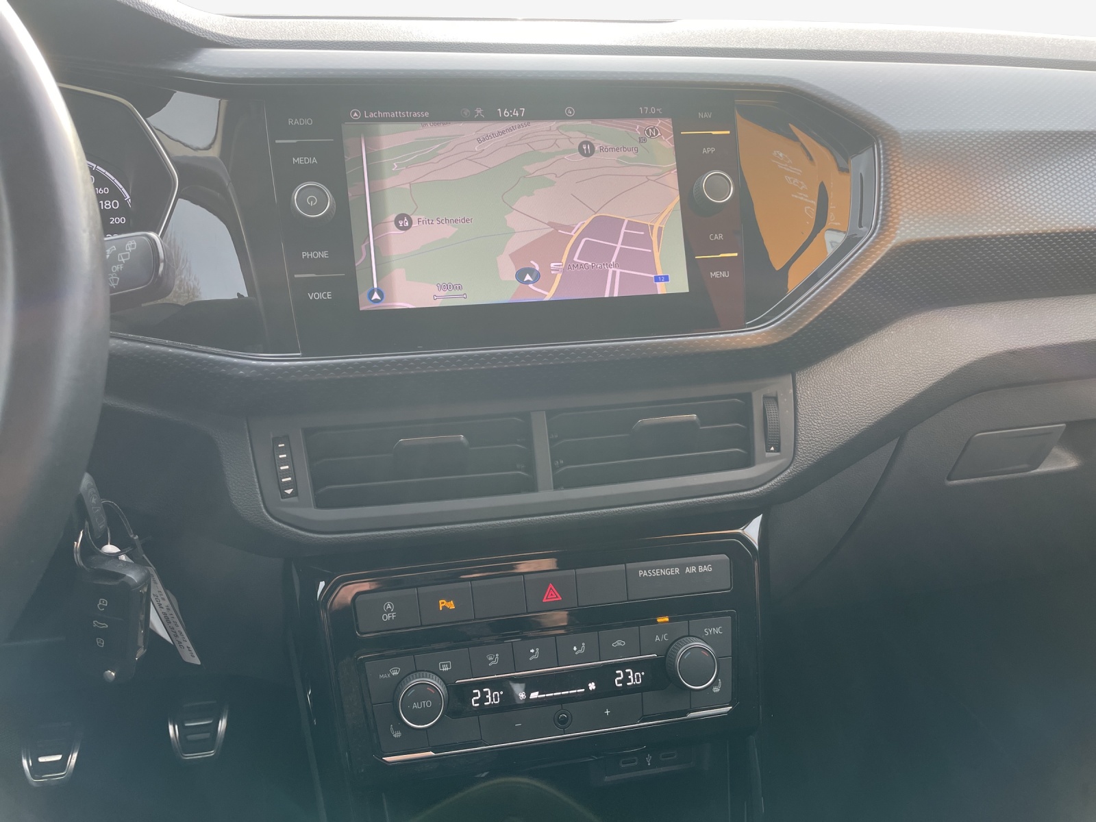 VW T-Cross 1.0 TSI United-image-10