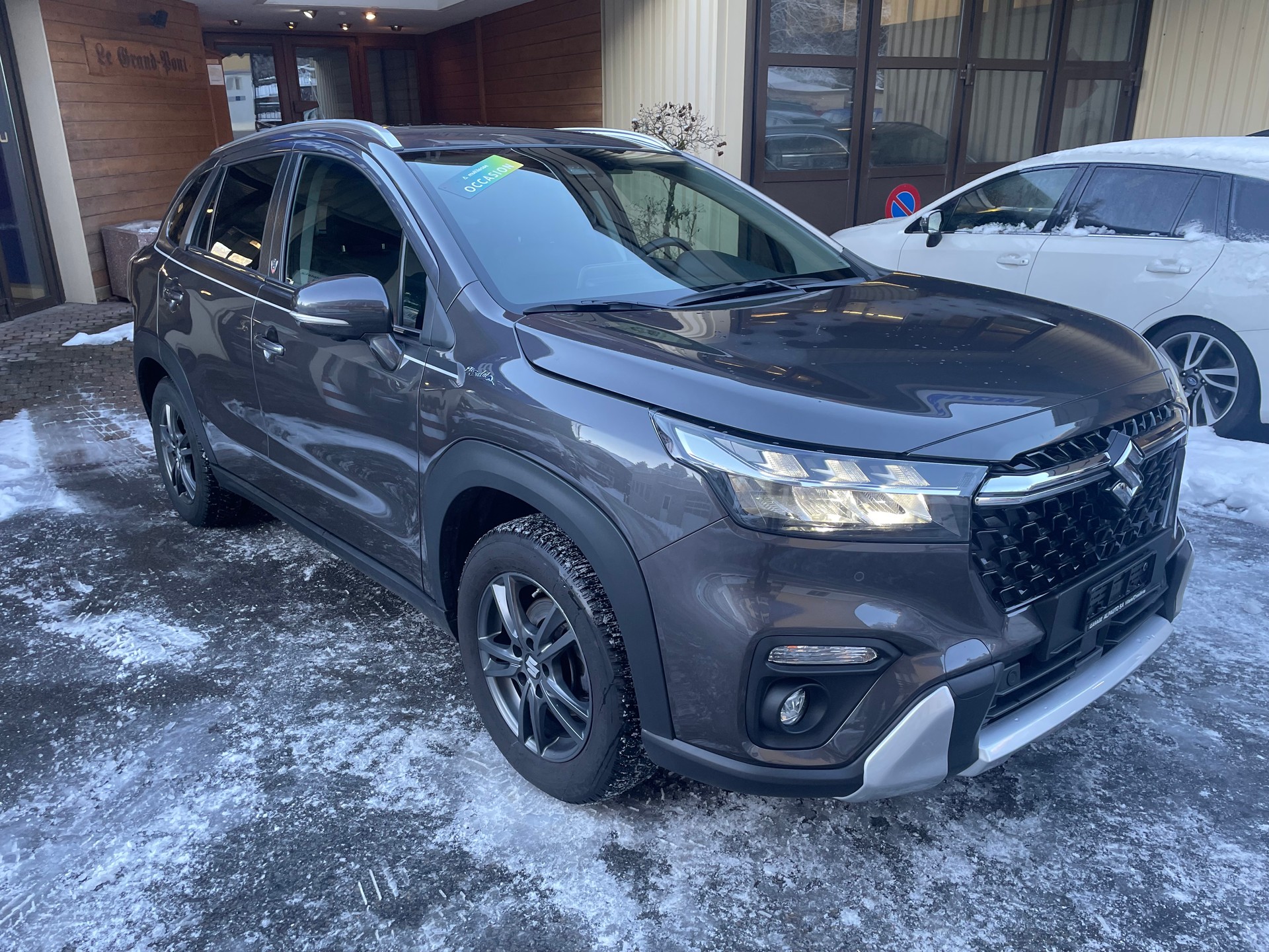 SUZUKI S-Cross 1.5 Piz Sulai Top Hybrid-image-3