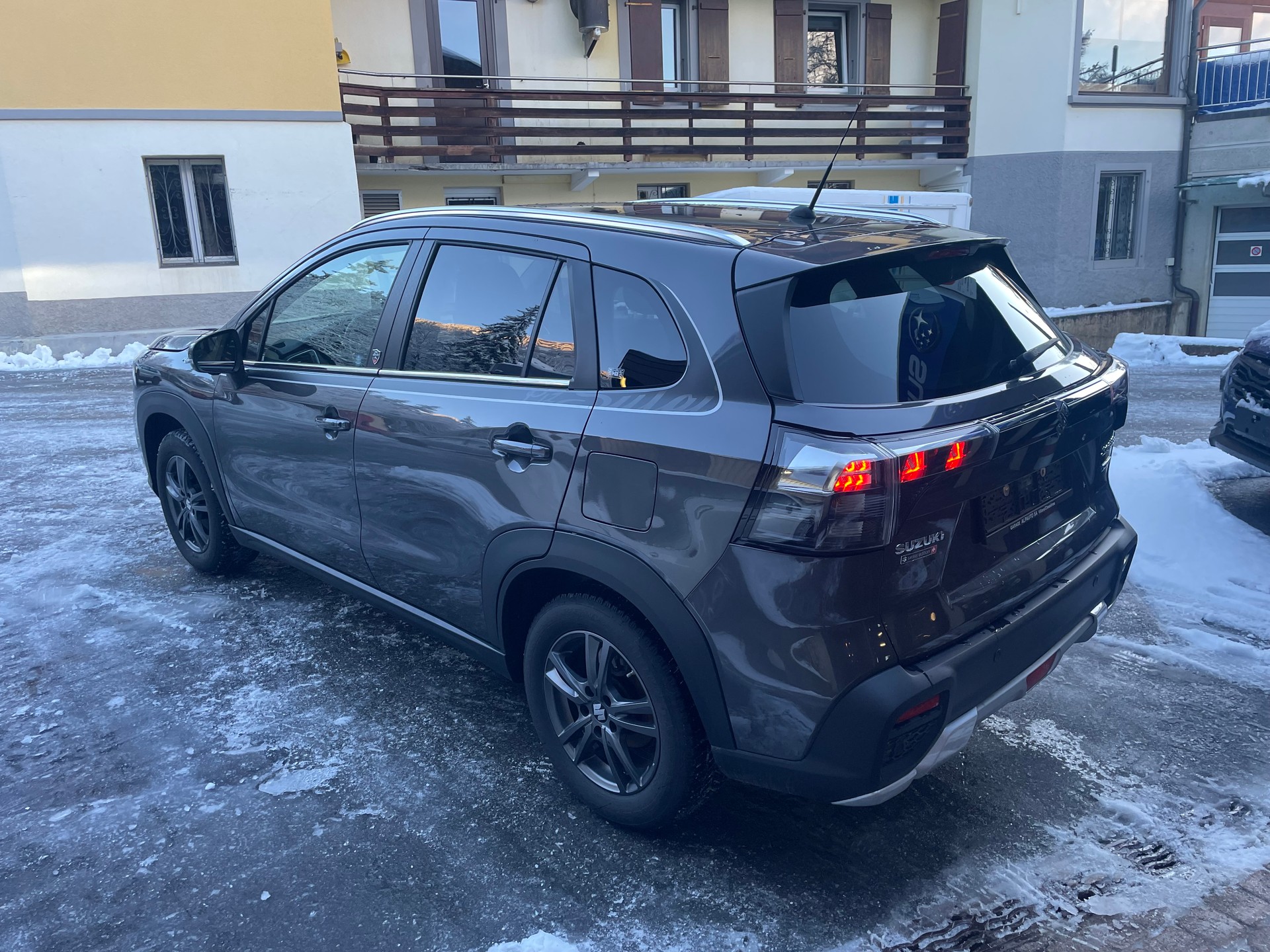 SUZUKI S-Cross 1.5 Piz Sulai Top Hybrid-image-4