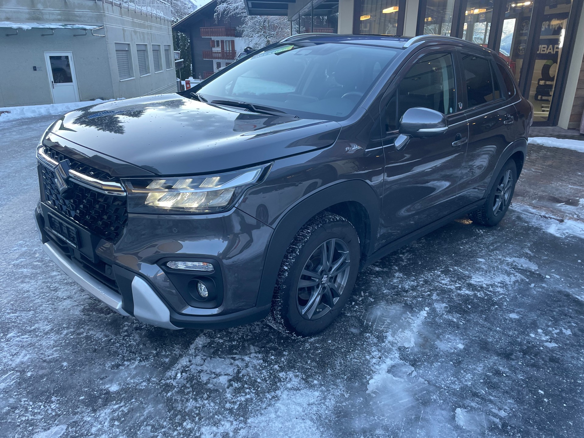 SUZUKI S-Cross 1.5 Piz Sulai Top Hybrid-image-1