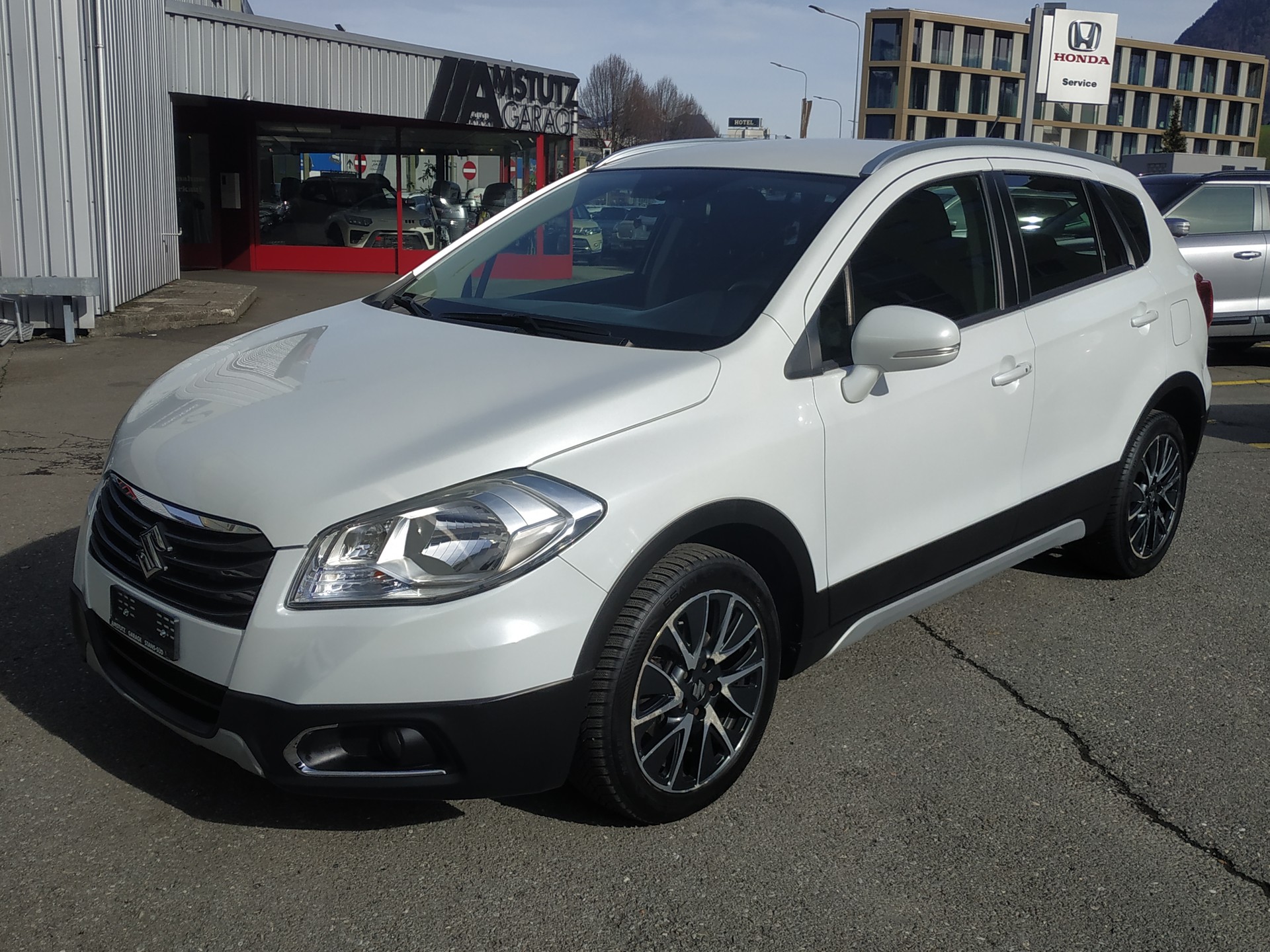 SUZUKI SX4 S-Cross 1.6 TD Compact+ 4WD Automat-image-2