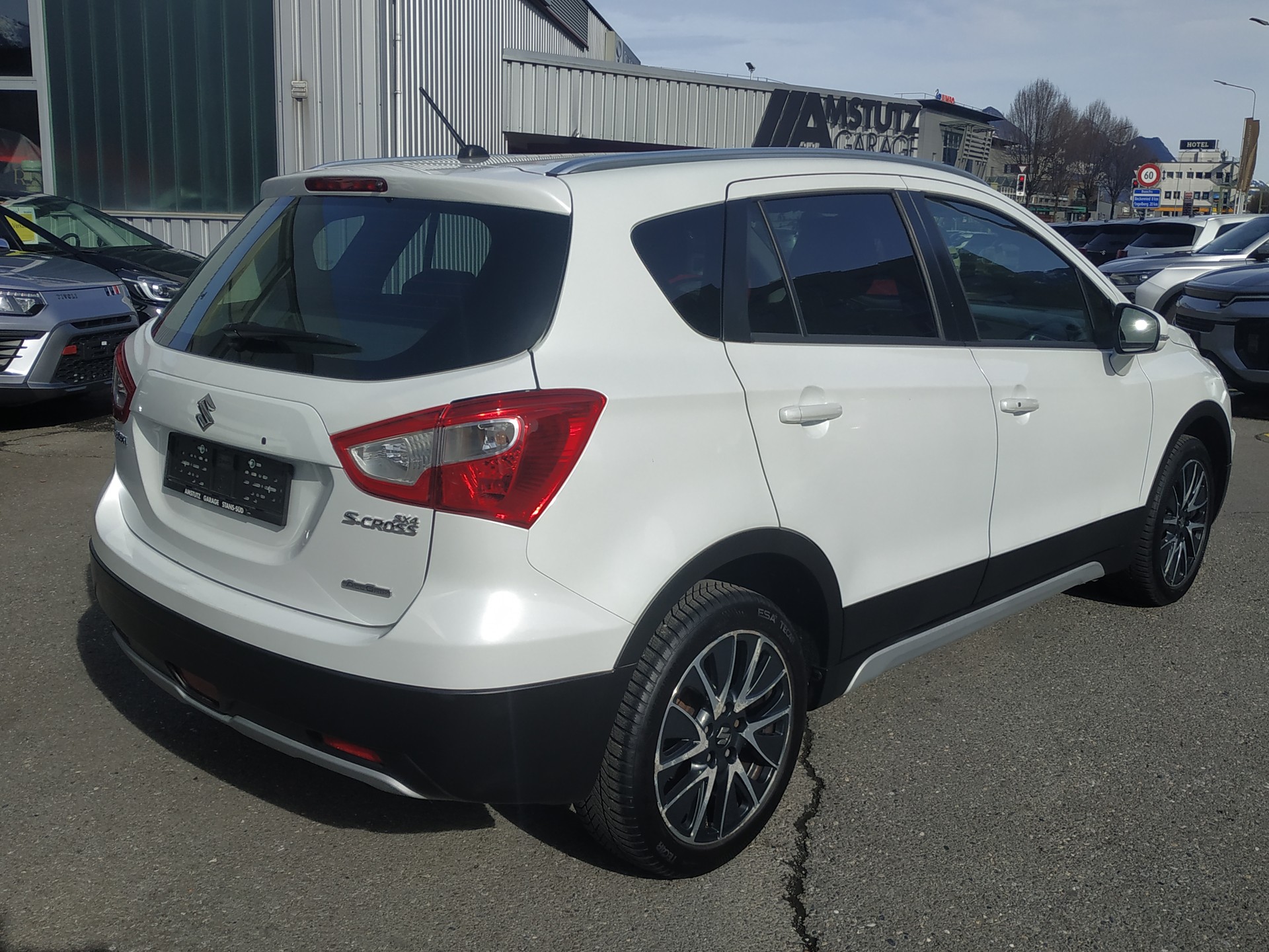 SUZUKI SX4 S-Cross 1.6 TD Compact+ 4WD Automat-image-6