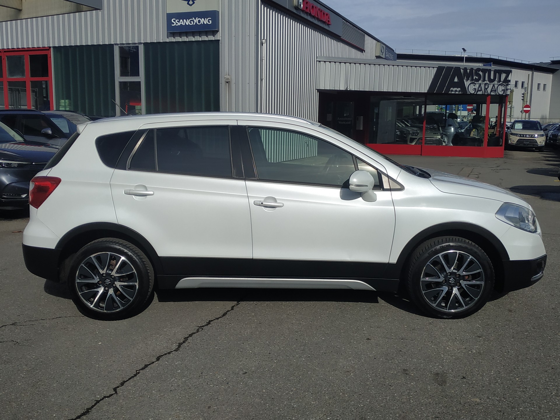 SUZUKI SX4 S-Cross 1.6 TD Compact+ 4WD Automat-image-5