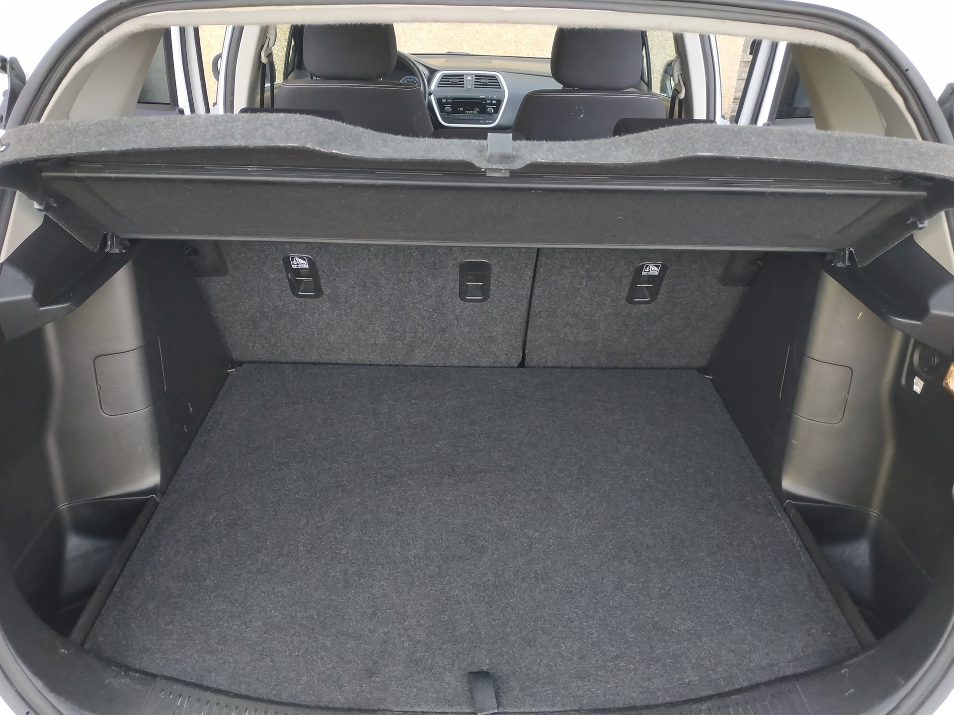 SUZUKI SX4 S-Cross 1.6 TD Compact+ 4WD Automat-image-18