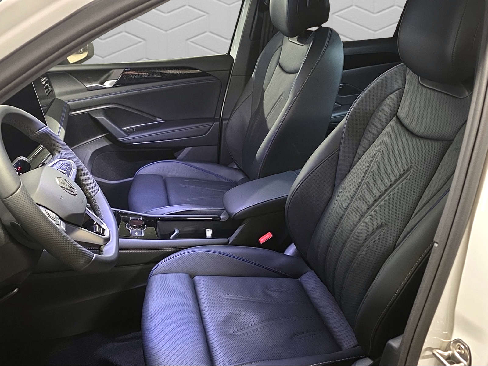 VW Tiguan 2.0 TSI United DSG 4Motion-image-6