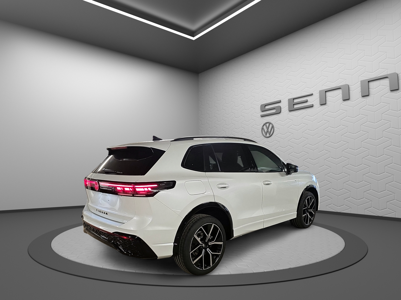 VW Tiguan 2.0 TSI United DSG 4Motion-image-2