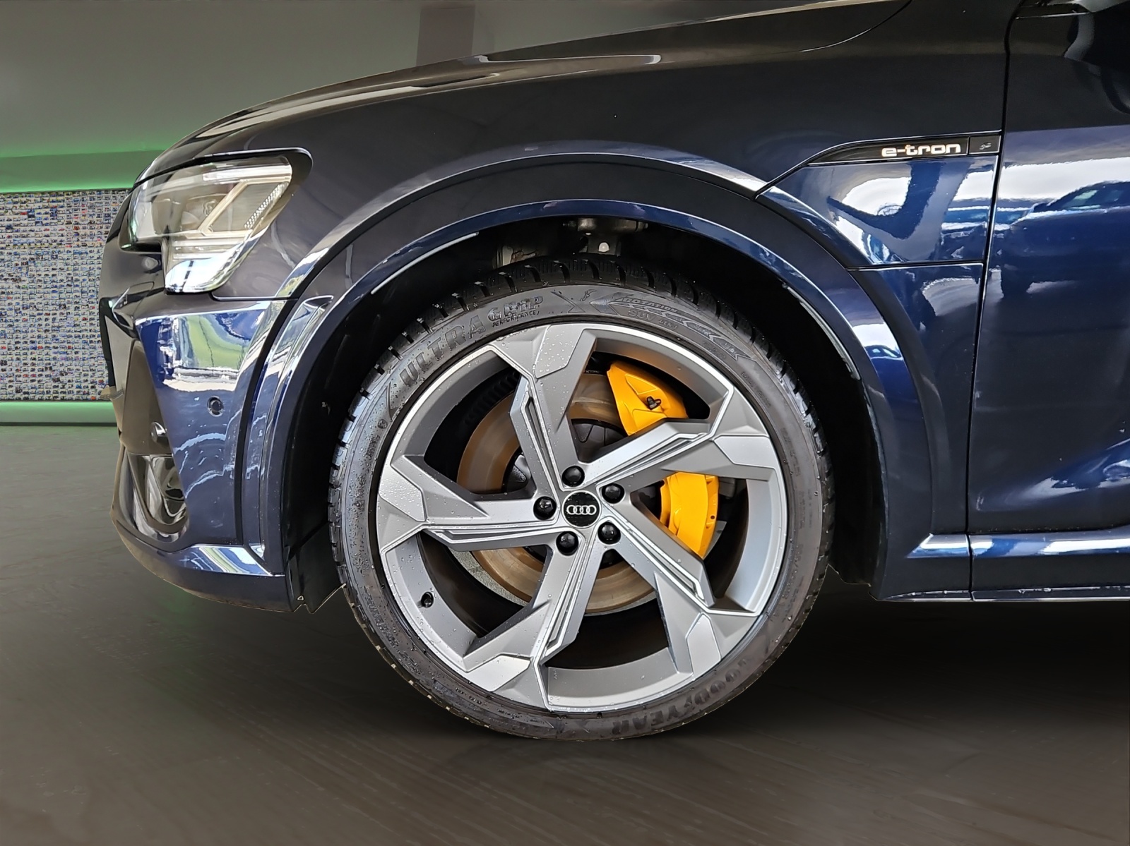 AUDI e-tron S quattro-image-5