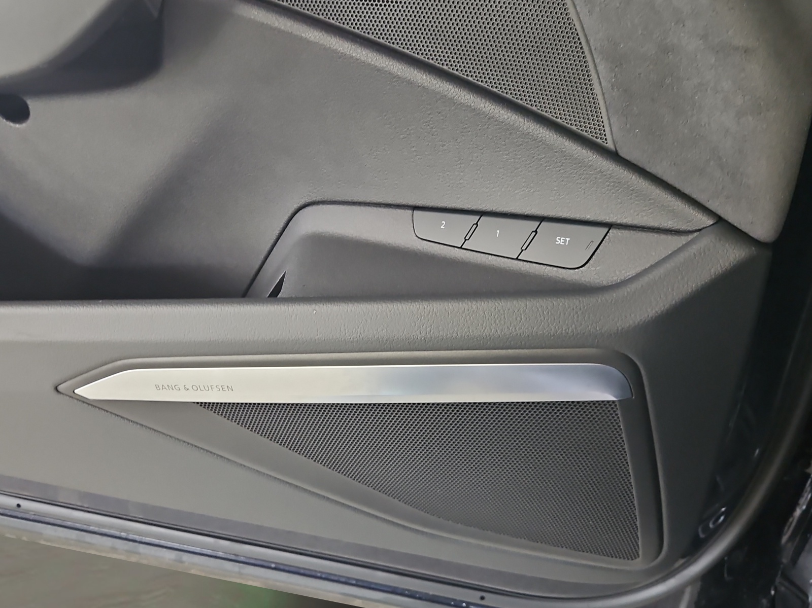 AUDI e-tron S quattro-image-18