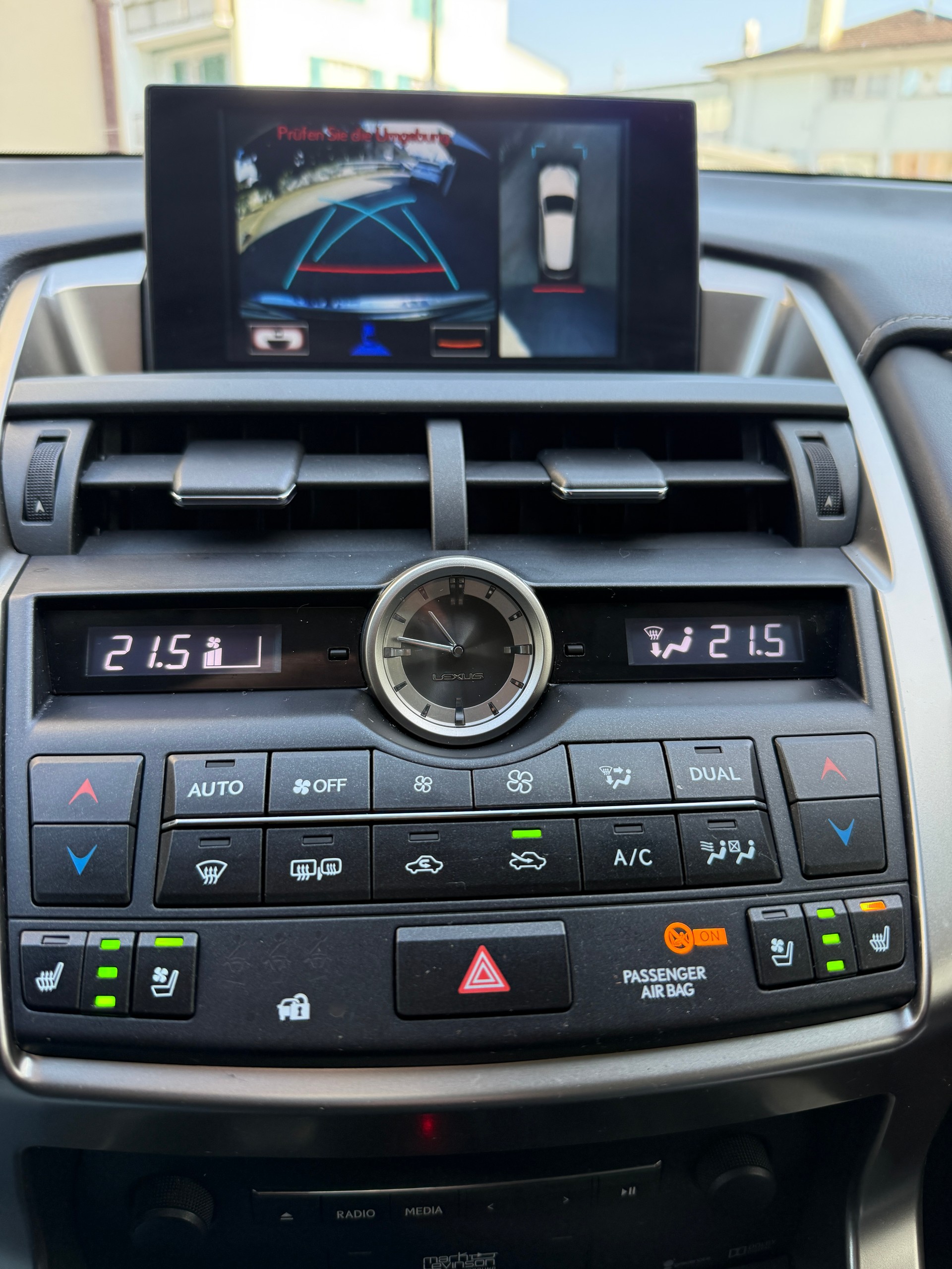 LEXUS NX 200t Teuerste Version Excellence AWD CH-Auto 75% Rabatt Automatic CH-Auto-image-10