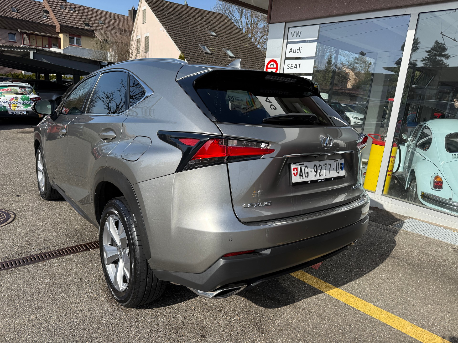 LEXUS NX 200t Teuerste Version Excellence AWD CH-Auto 75% Rabatt Automatic CH-Auto-image-4