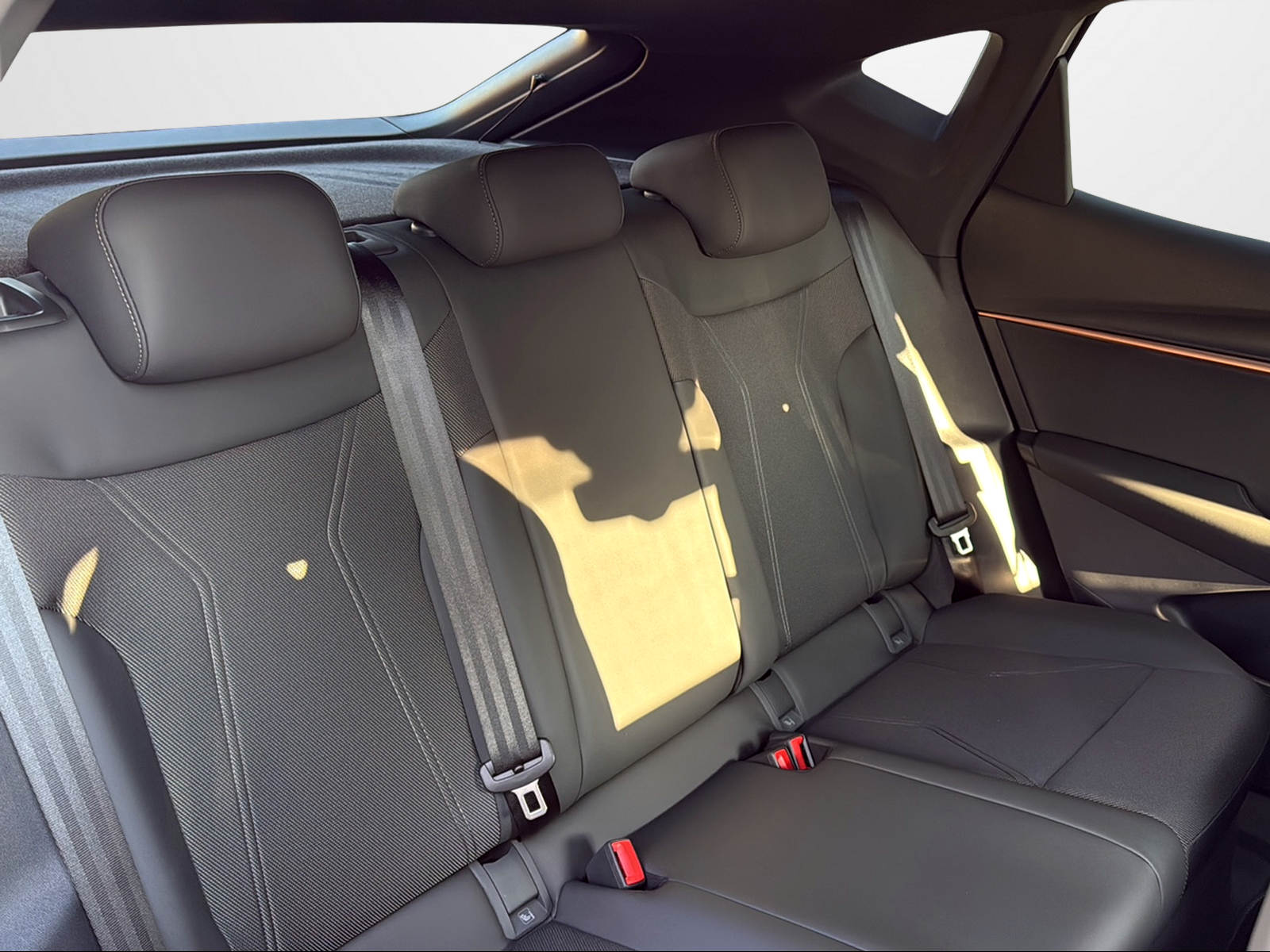 CUPRA Tavascan 77 kWh Edge 4D-image-12