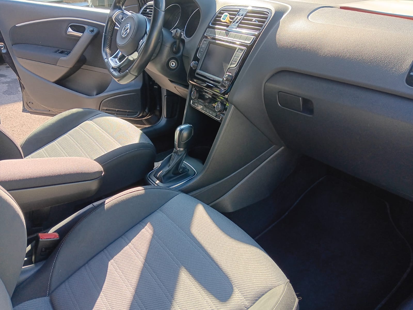 VW Polo 1.0 TSI BMT Allstar R-Line DSG-image-11
