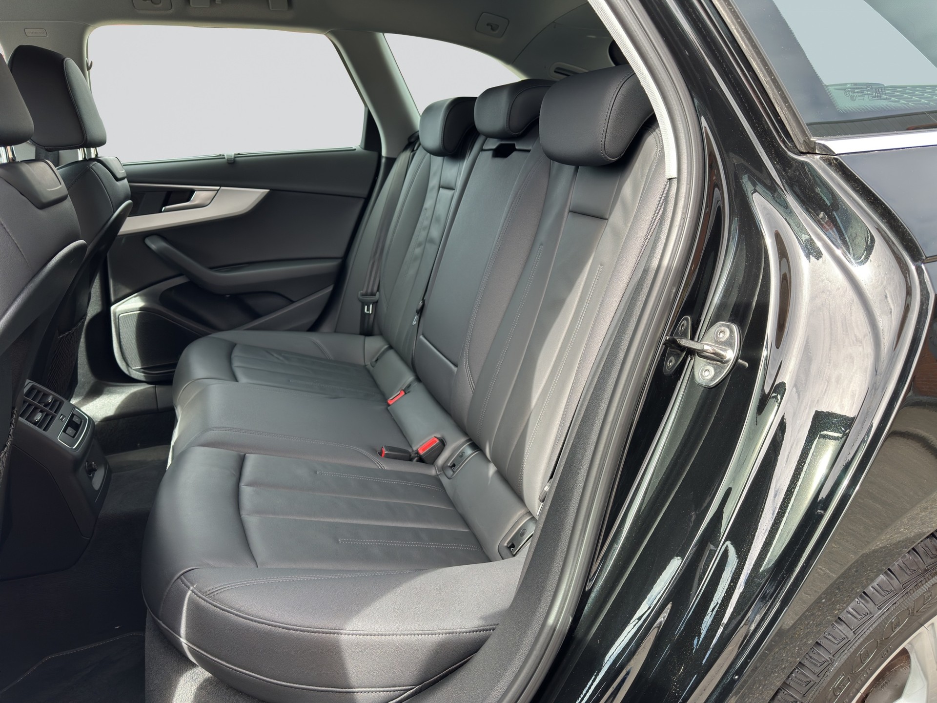 AUDI A4 Avant 40 TFSI advanced S-tronic quattro-image-7