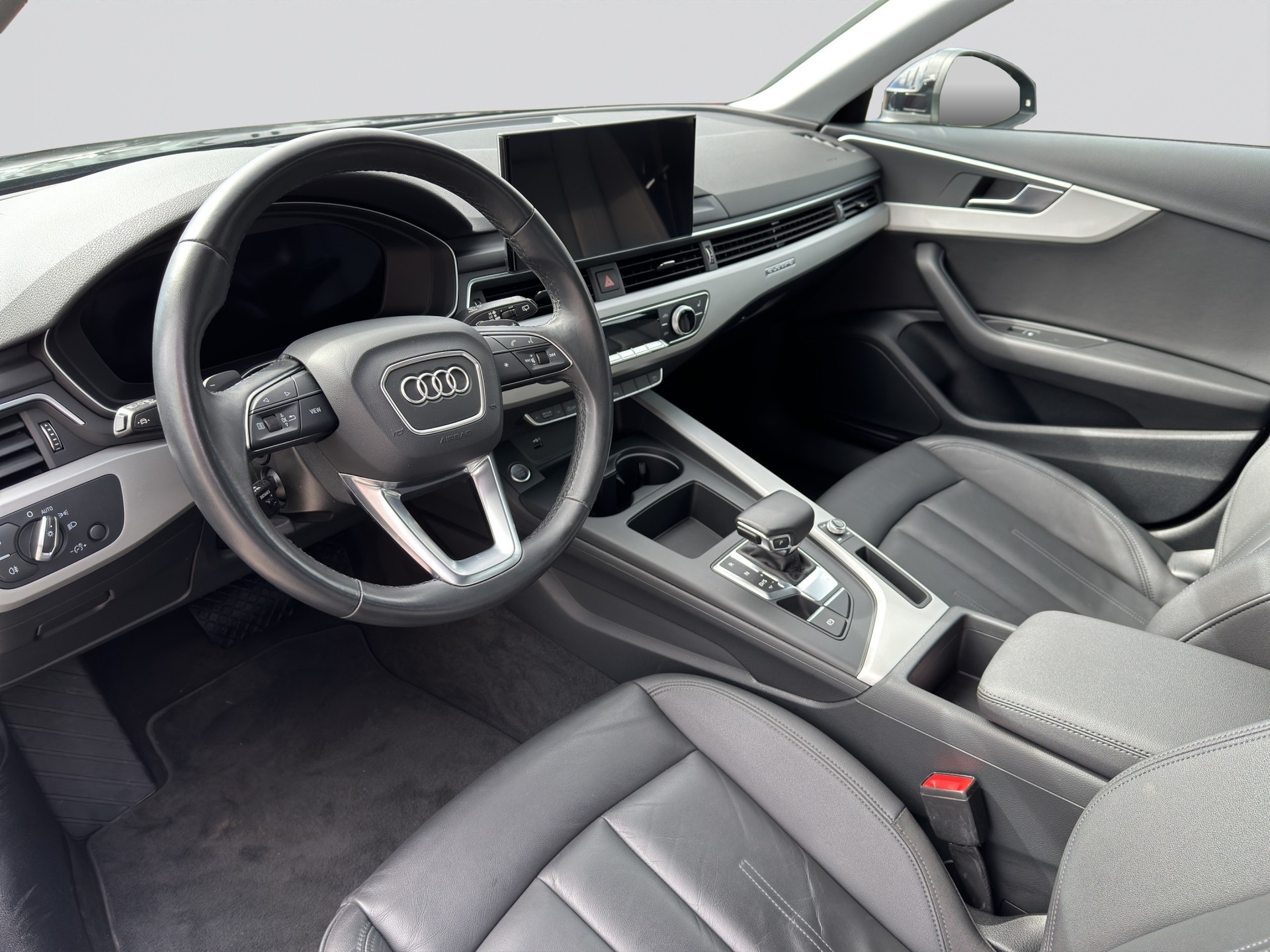 AUDI A4 Avant 40 TFSI advanced S-tronic quattro-image-6