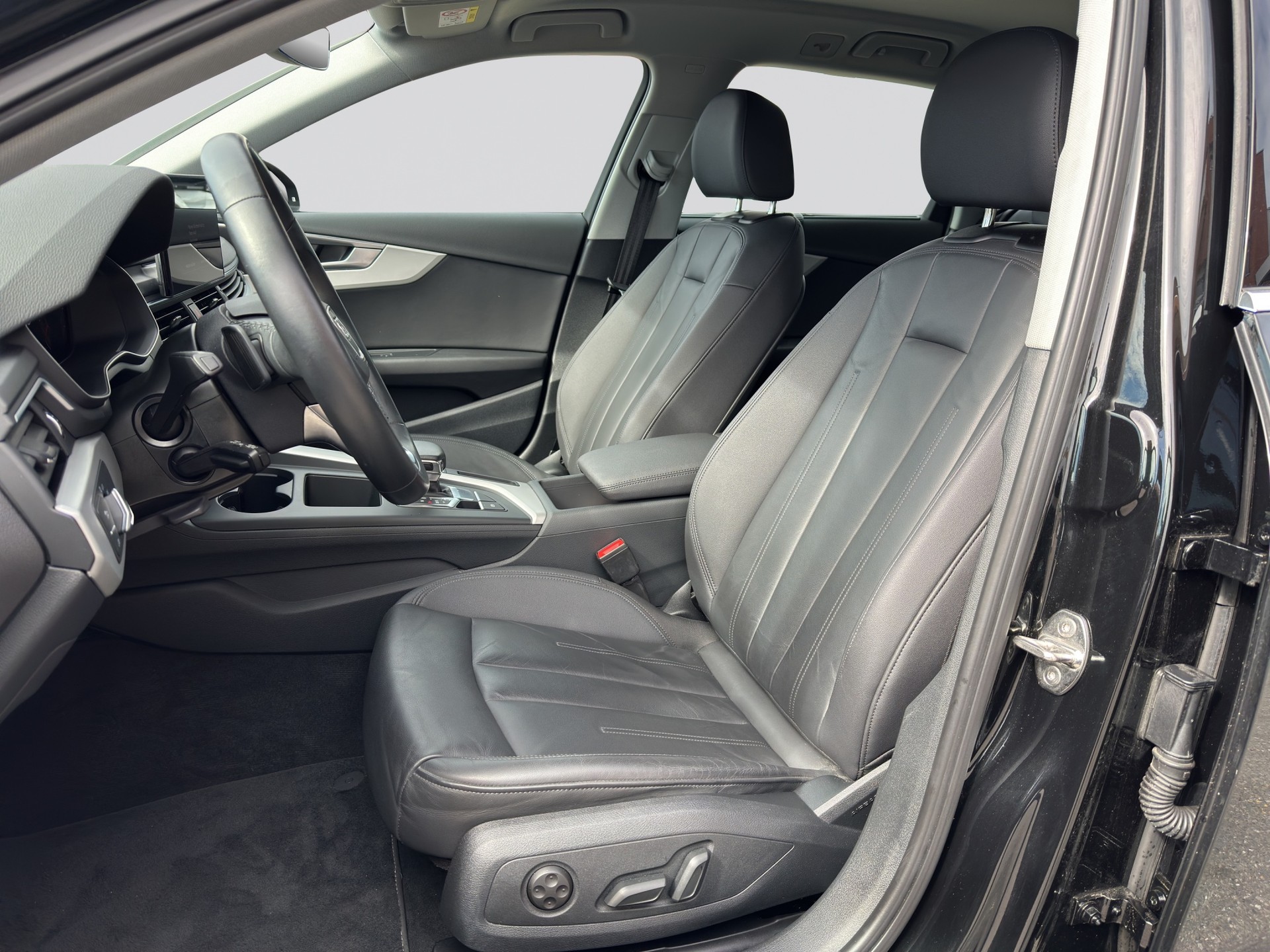 AUDI A4 Avant 40 TFSI advanced S-tronic quattro-image-5