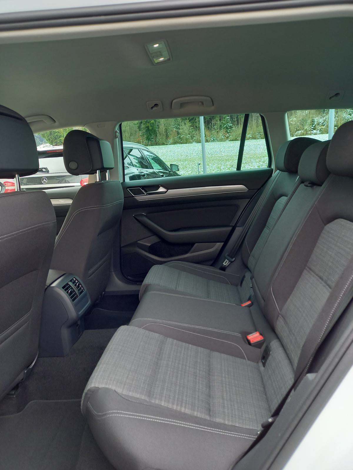 VW Passat 2.0 TDI BMT Business 4Motion DSG-image-11