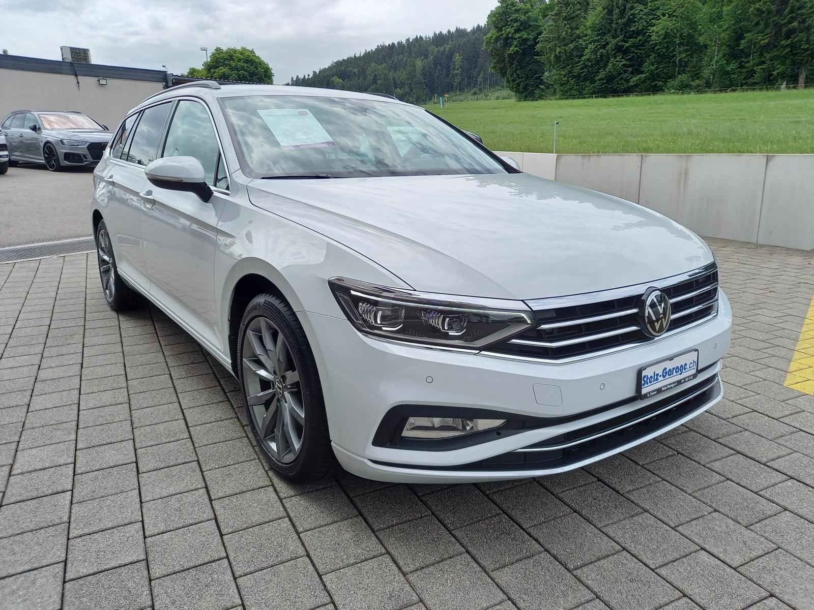 VW Passat 2.0 TDI BMT Business 4Motion DSG-image-3