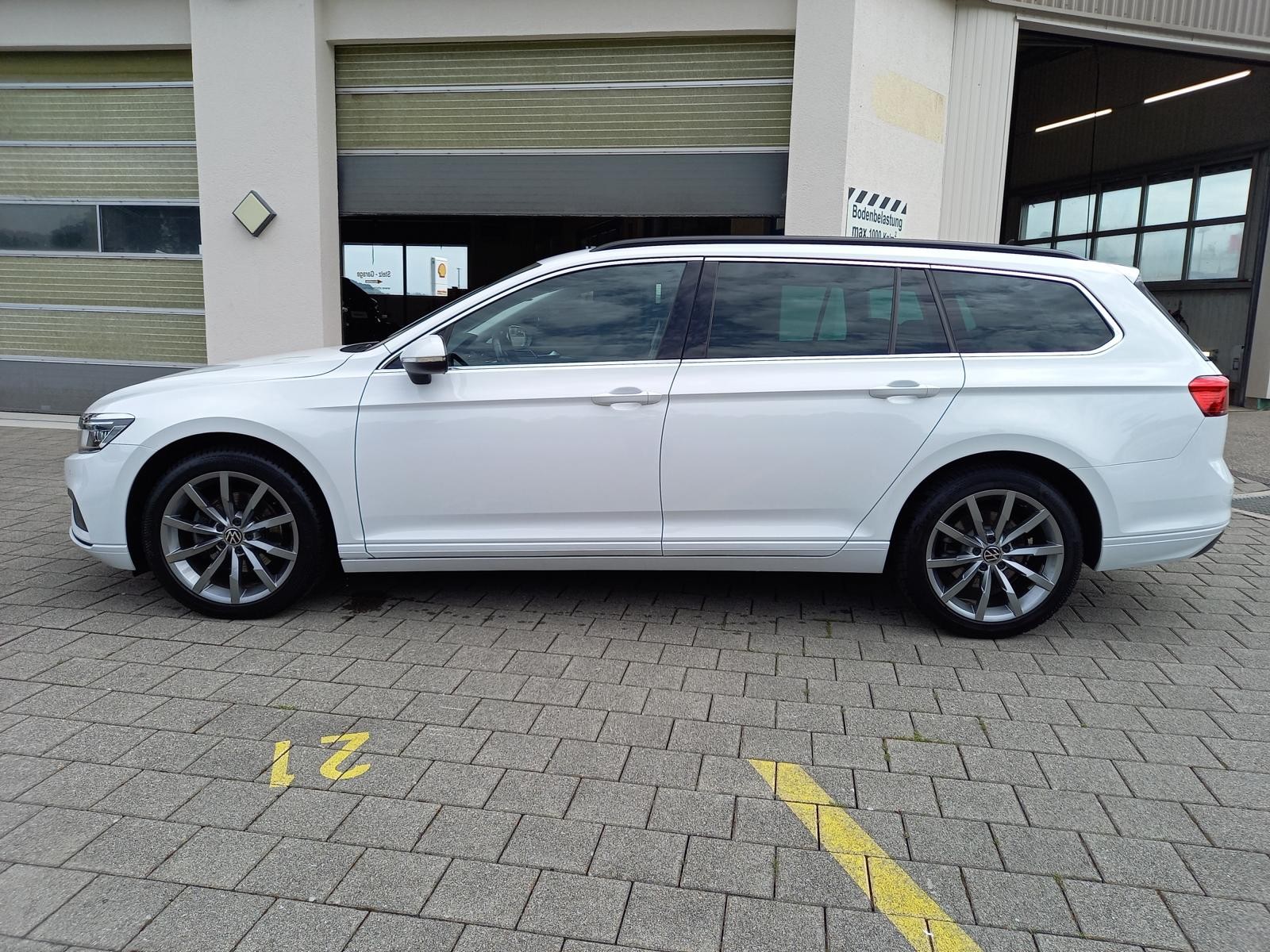 VW Passat 2.0 TDI BMT Business 4Motion DSG-image-2