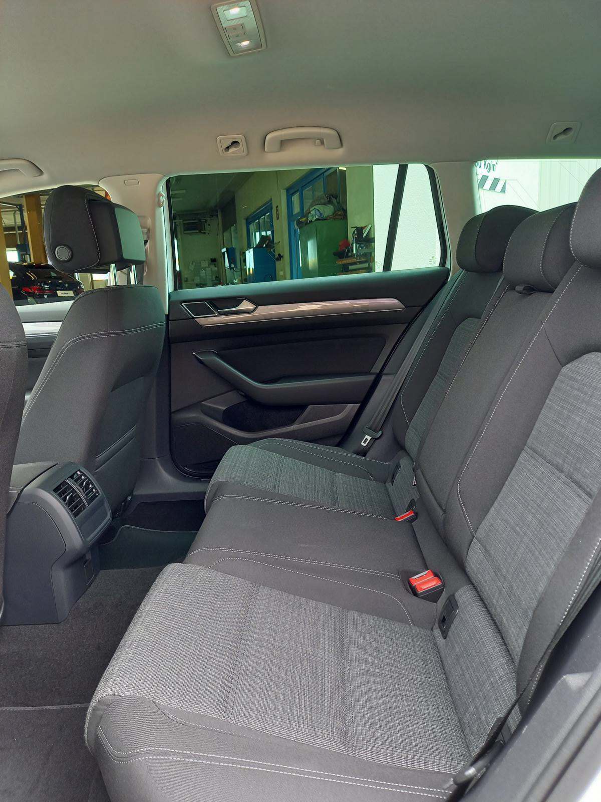VW Passat 2.0 TDI BMT Business 4Motion DSG-image-12