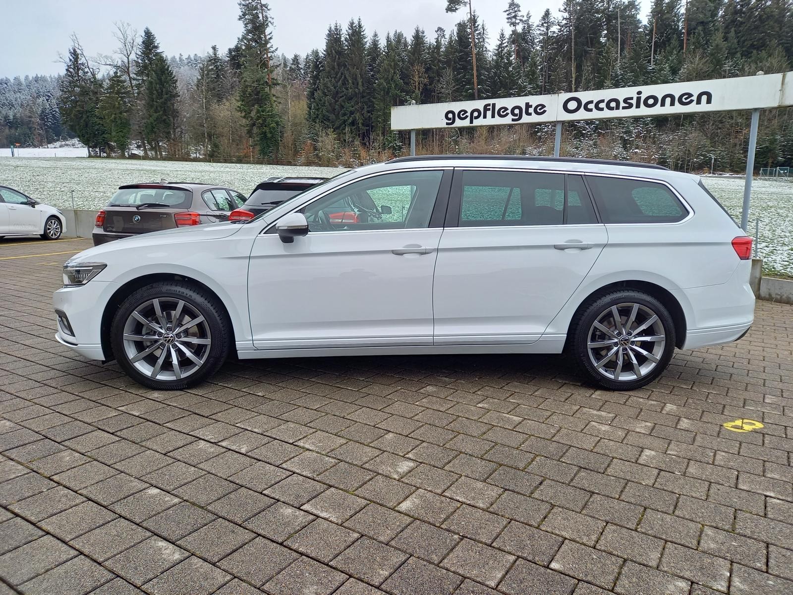 VW Passat 2.0 TDI BMT Business 4Motion DSG-image-2