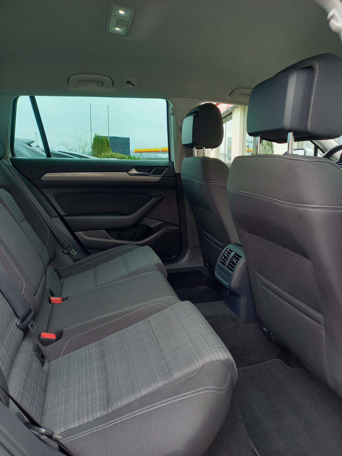 VW Passat 2.0 TDI BMT Business 4Motion DSG-image-12
