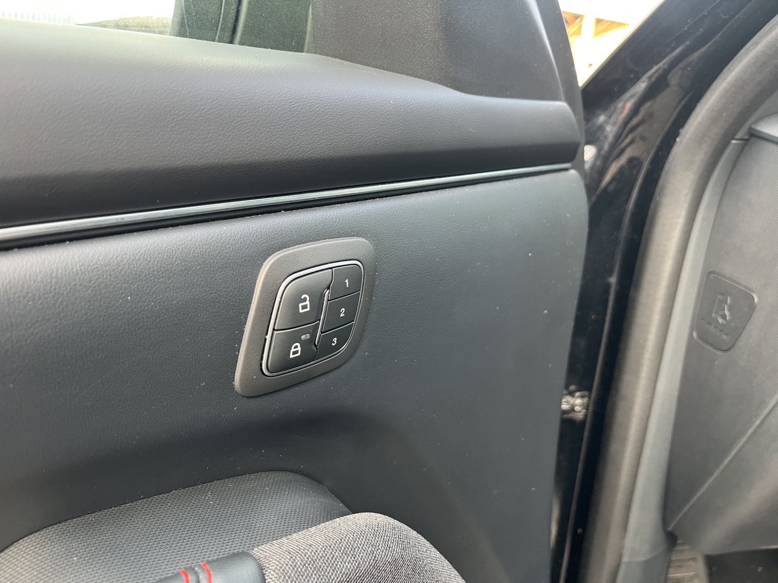 Image FORD MUSTANG-MACH-E Mustang MACH-E AWD 72.6 kWh