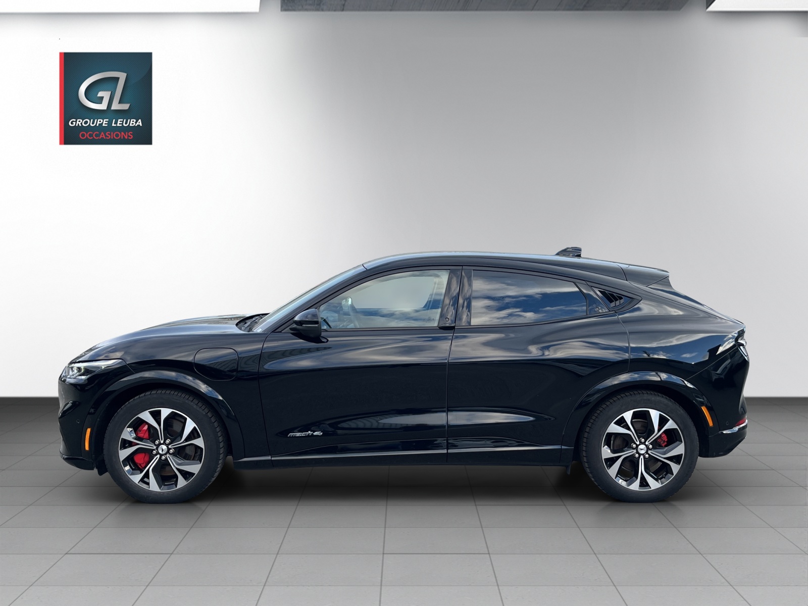FORD Mustang MACH-E AWD 72.6 kWh-image-2