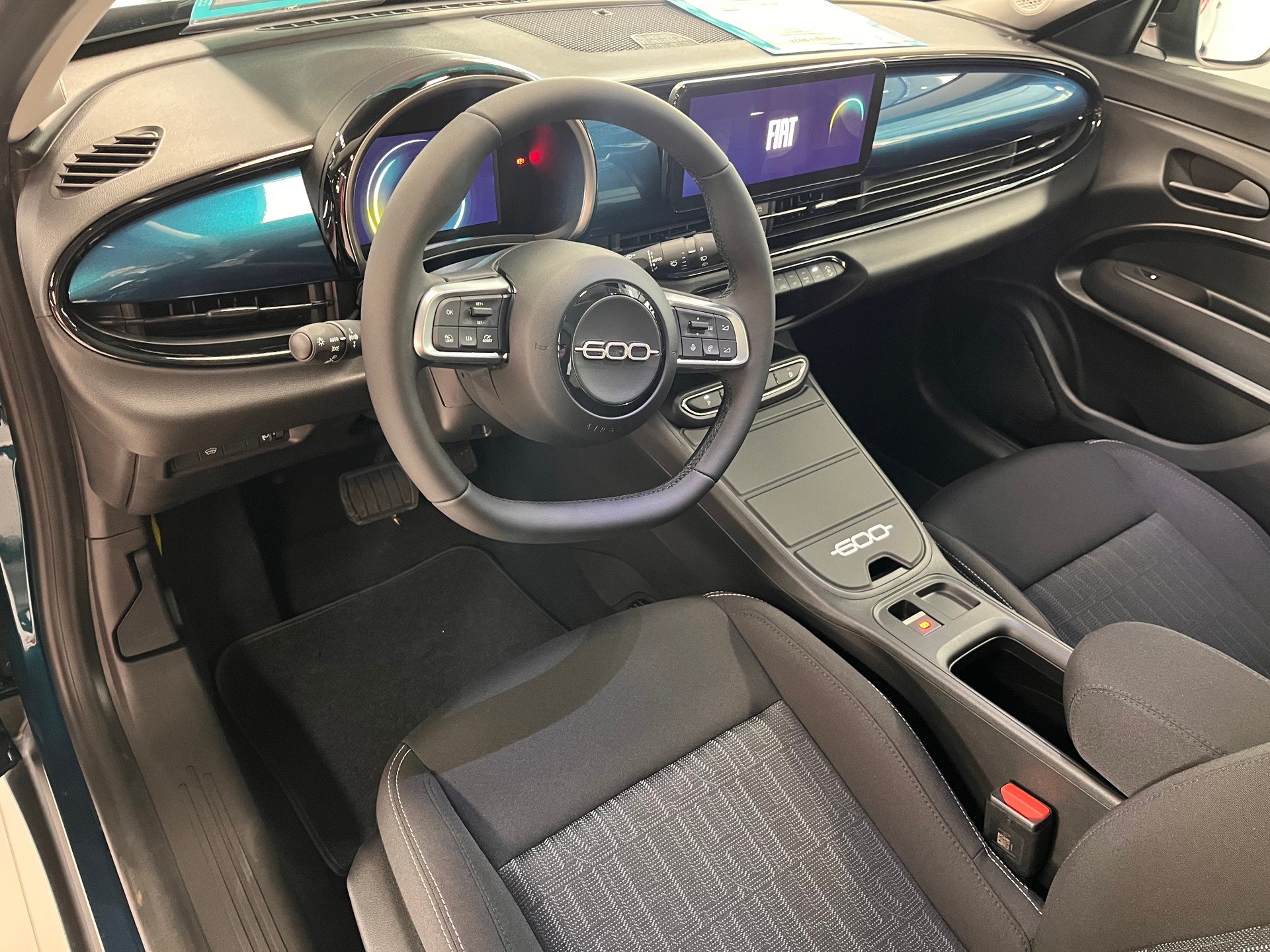 FIAT 600h Mild Hybrid Icon Swiss Edition-image-9