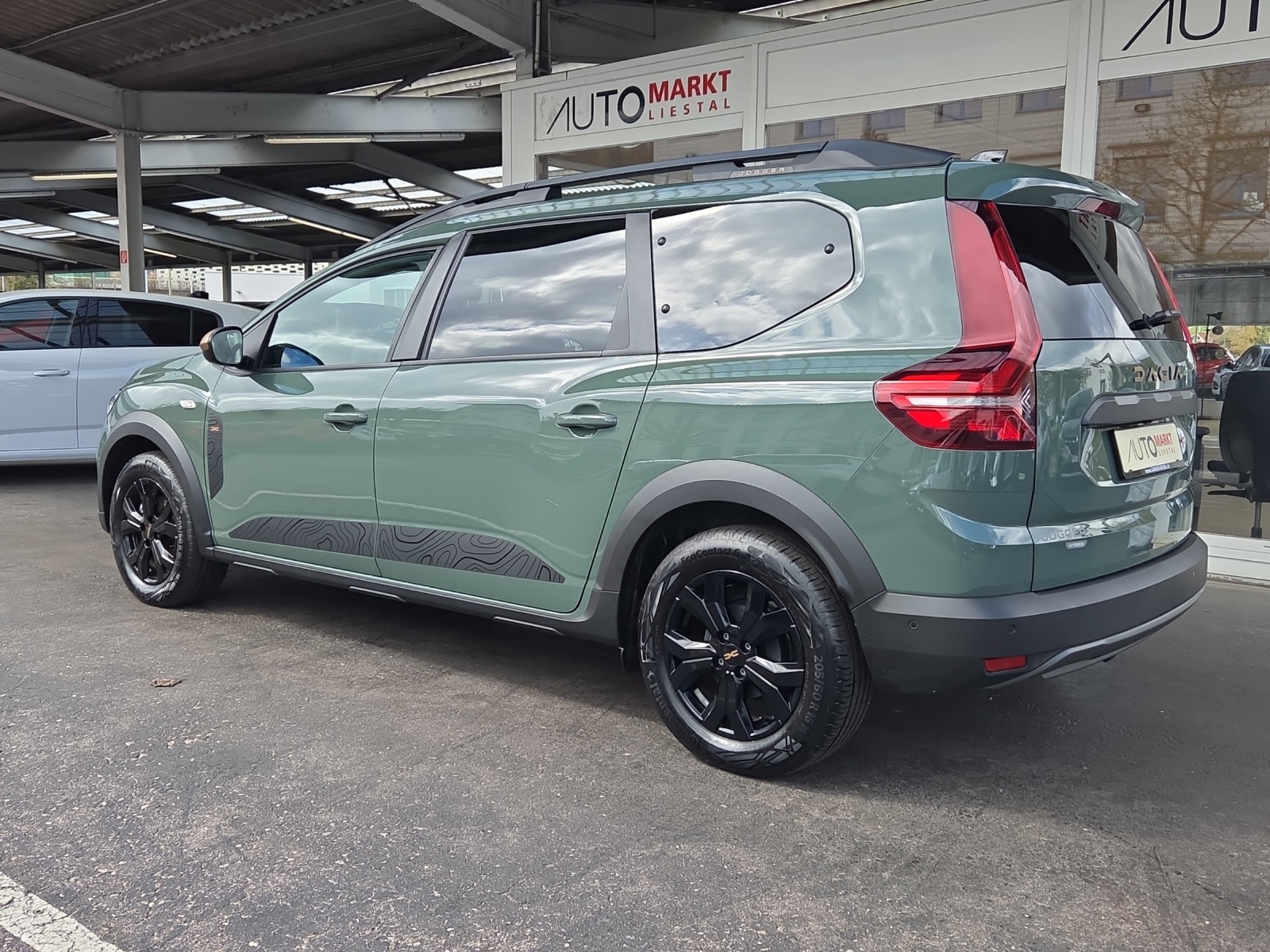 DACIA Jogger HEV 140 Extreme-image-2