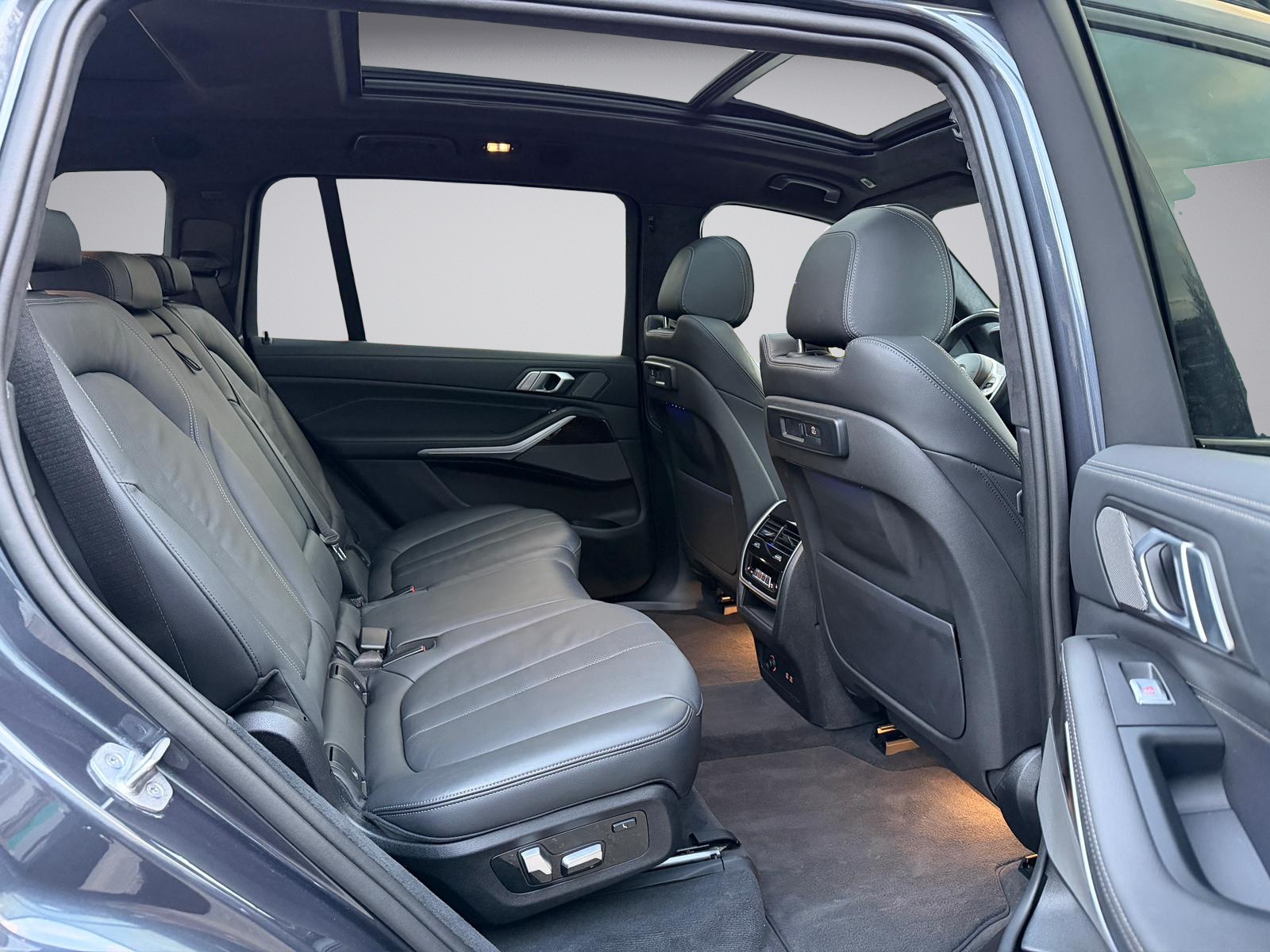 BMW X7 xDrive 48V 40d * Diesel * Steptronic * M Sport Paket *-image-15
