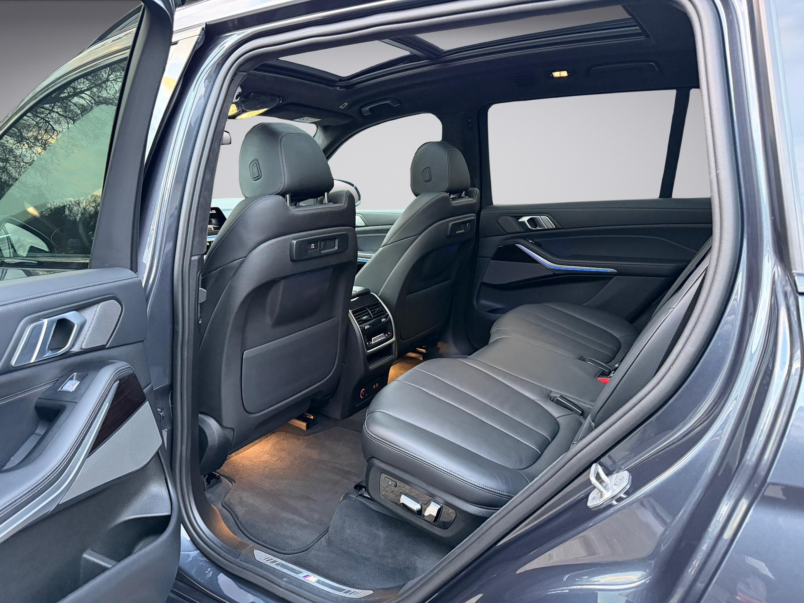 BMW X7 xDrive 48V 40d * Diesel * Steptronic * M Sport Paket *-image-12
