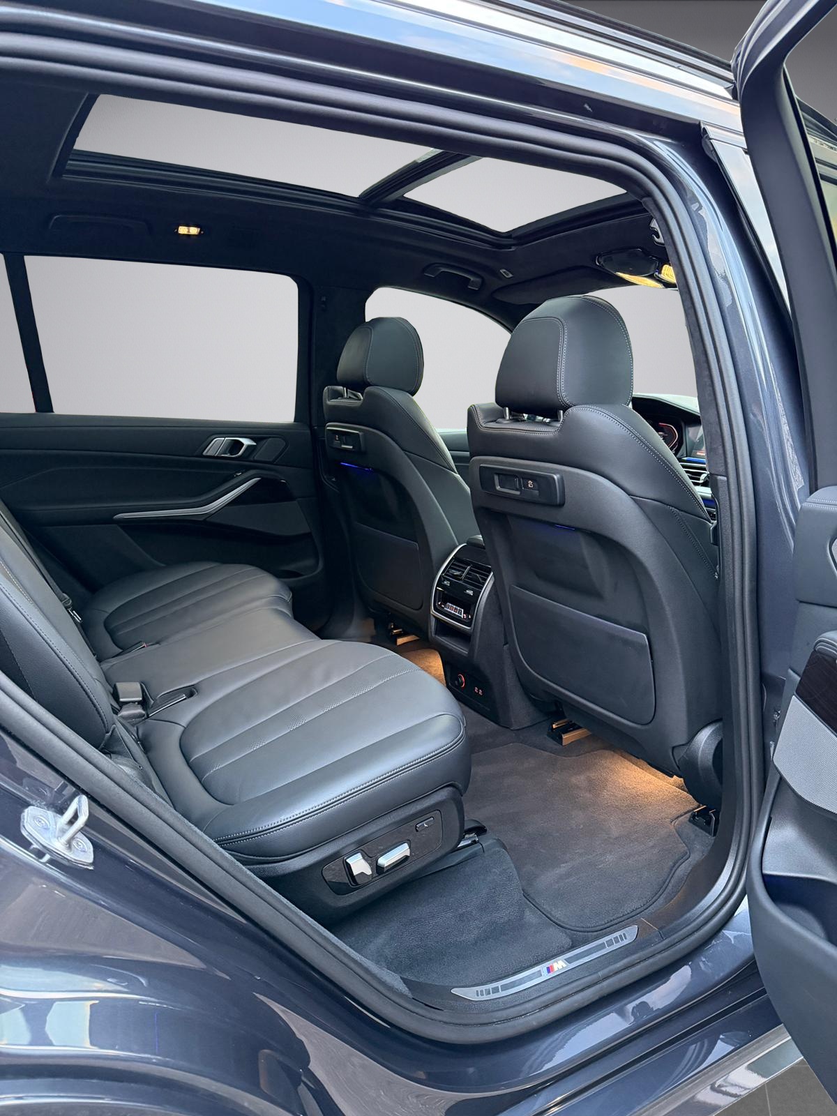 BMW X7 xDrive 48V 40d * Diesel * Steptronic * M Sport Paket *-image-16