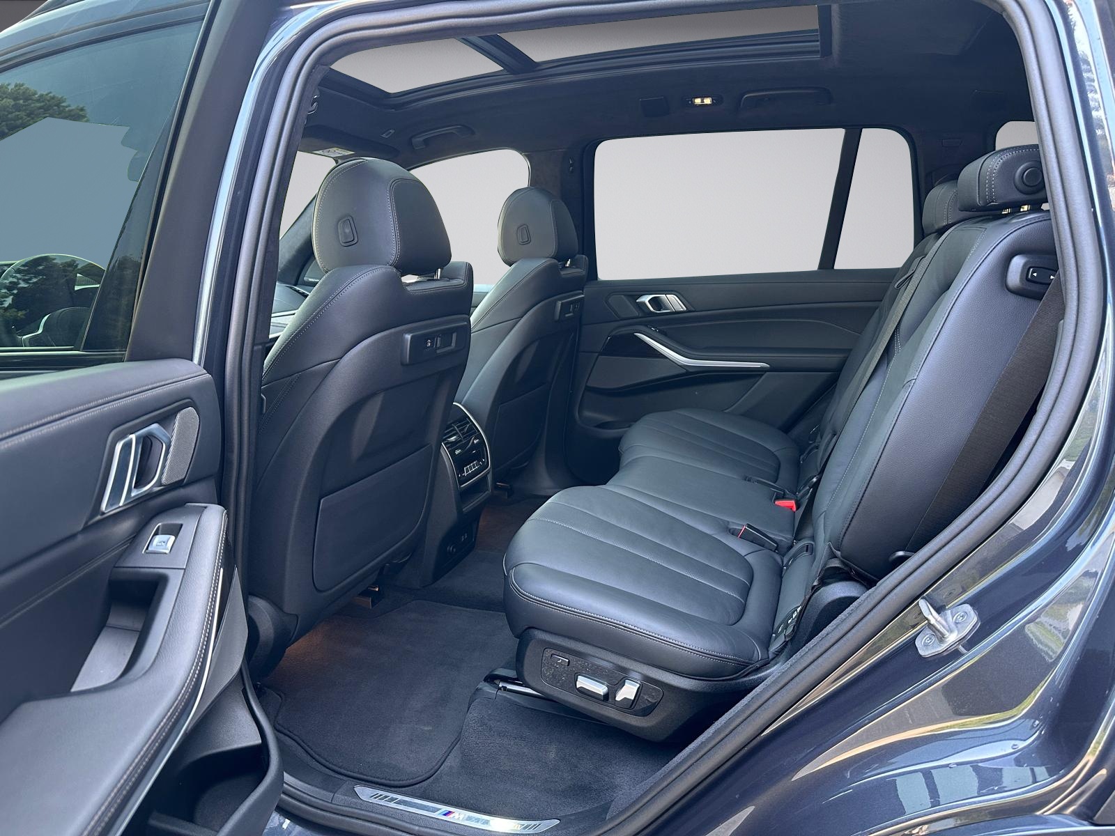 BMW X7 xDrive 48V 40d * Diesel * Steptronic * M Sport Paket *-image-11