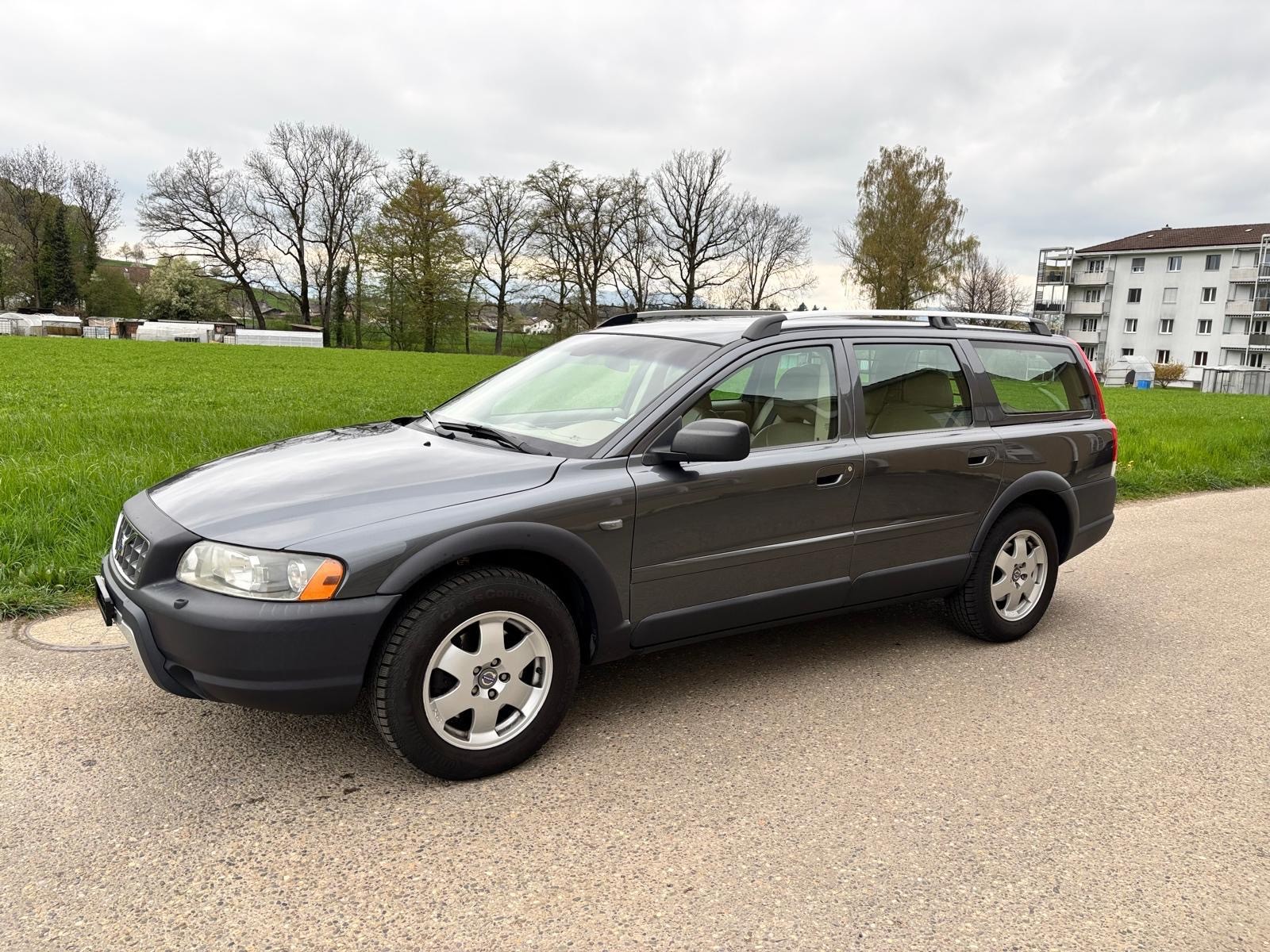 VOLVO XC70 2.5T AWD Summum-image-2