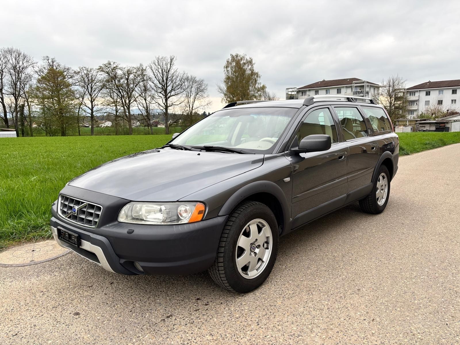 VOLVO XC70 2.5T AWD Summum