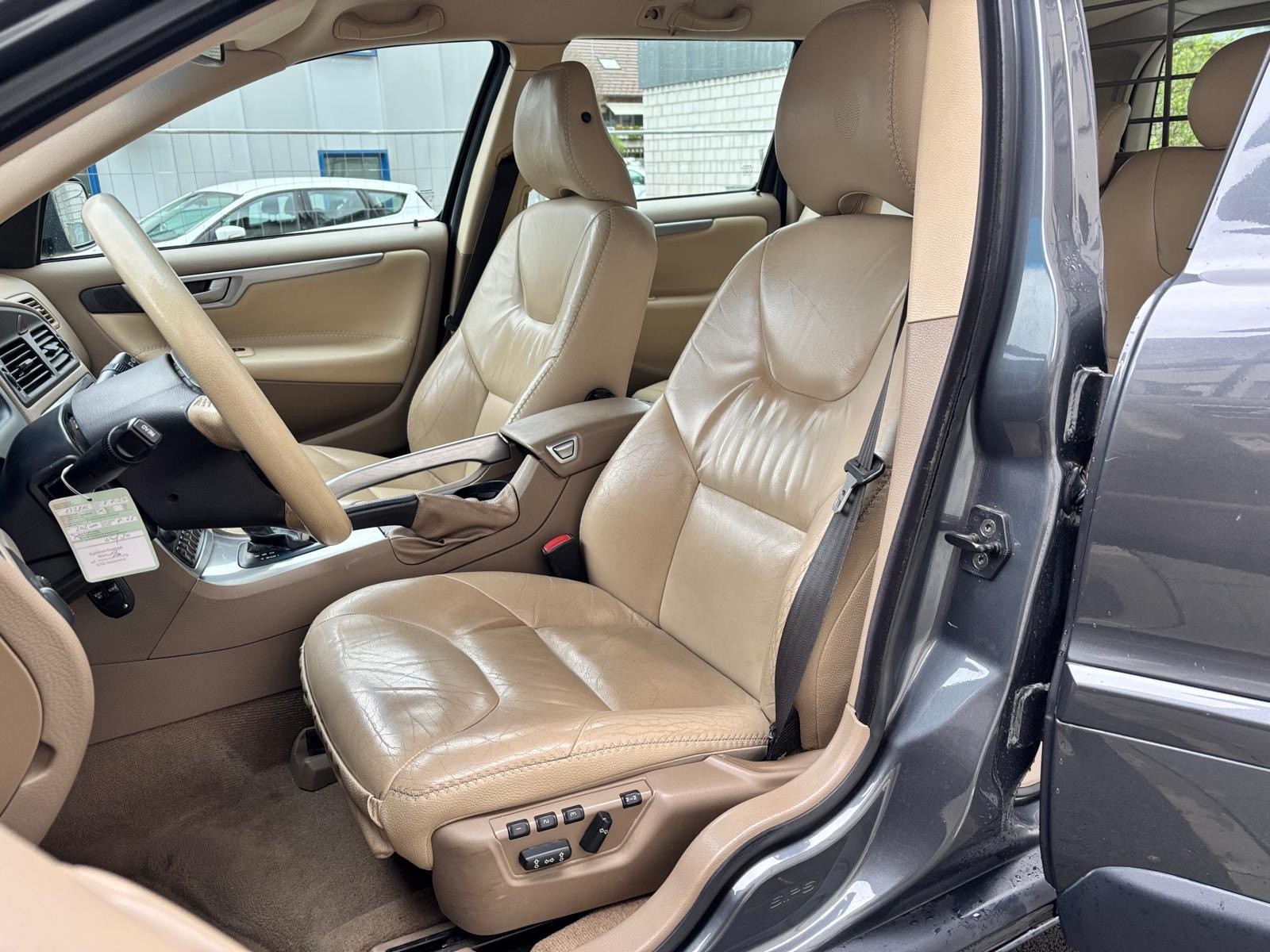 VOLVO XC70 2.5T AWD Summum-image-13