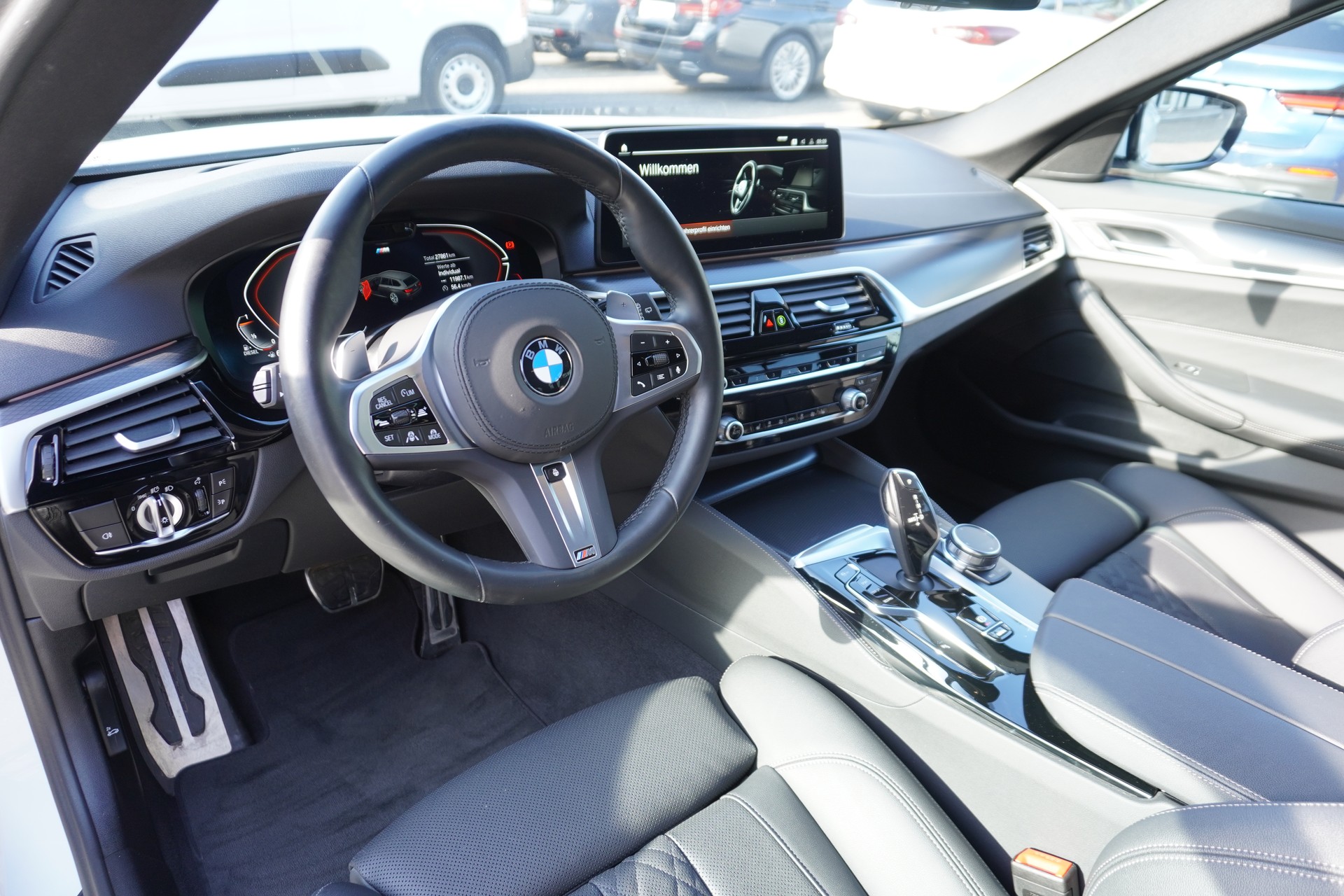 BMW 520d xDrive 48V Touring M Sport Steptronic-image-18