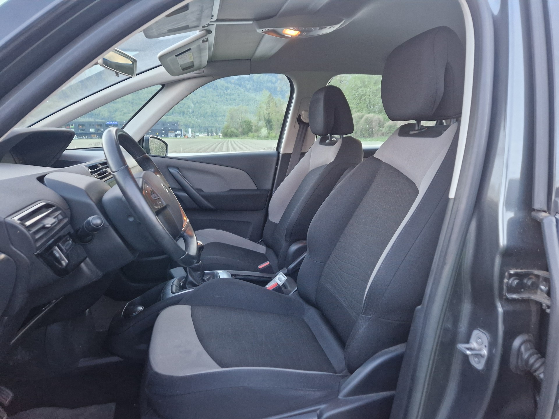 CITROEN C4 Picasso 1.6i 16V Séduction-image-8