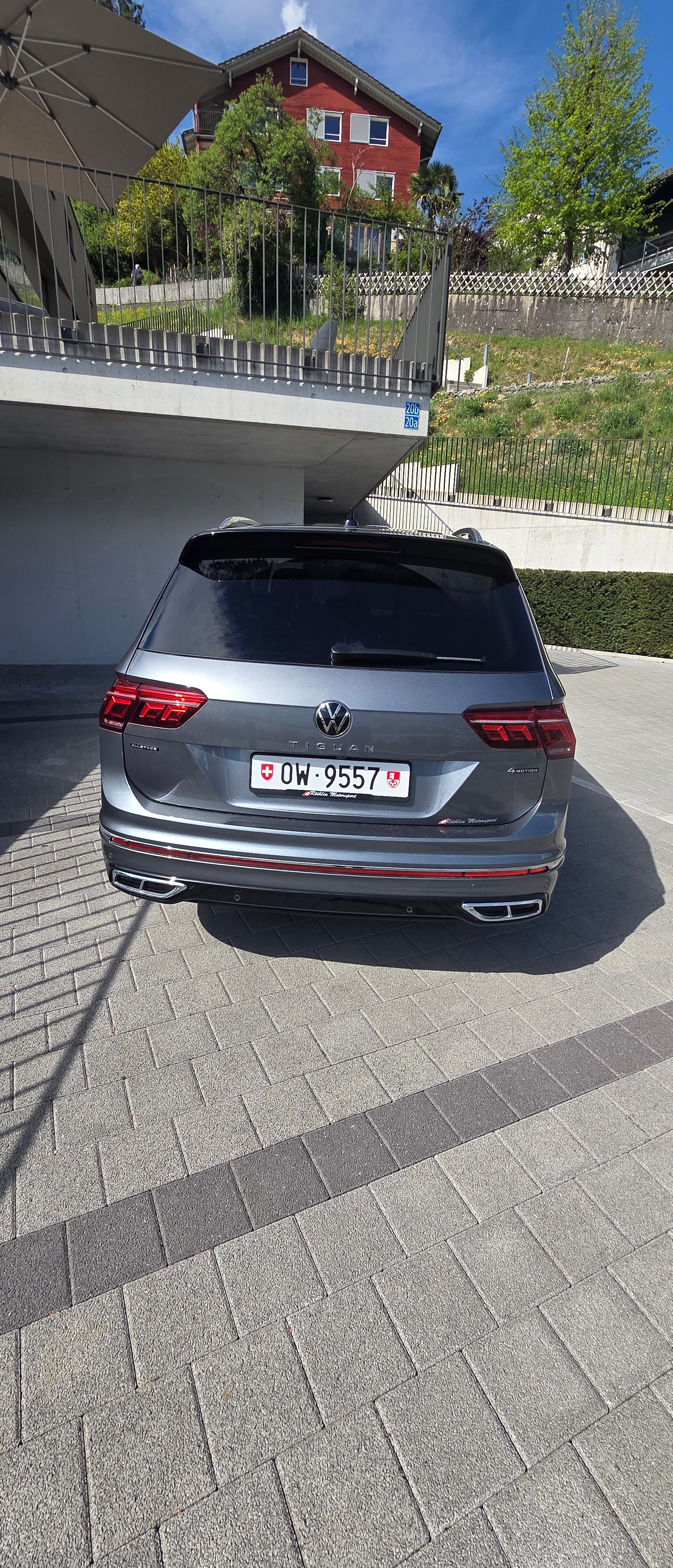 VW Tiguan Allspace 2.0TSI R-Line 4Motion DSG-image-2