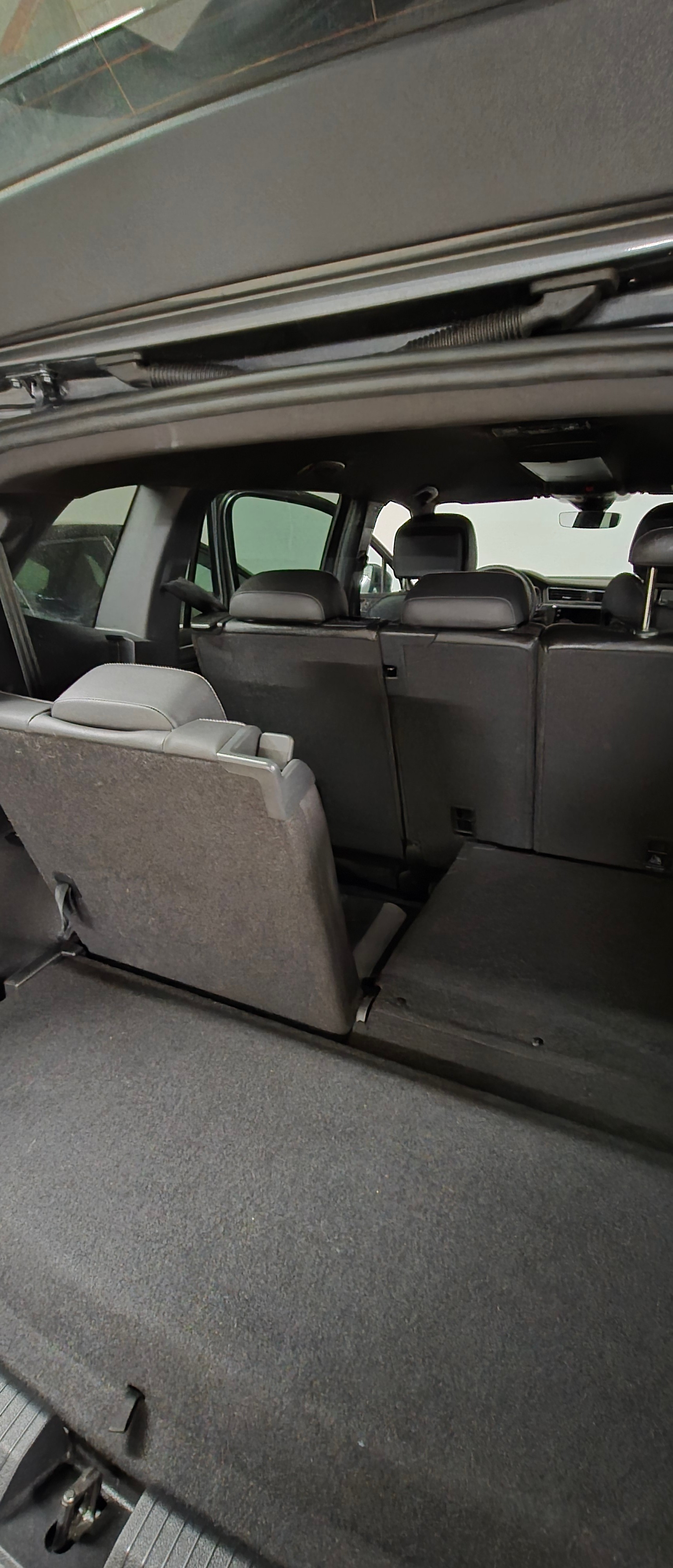 VW Tiguan Allspace 2.0TSI R-Line 4Motion DSG-image-3