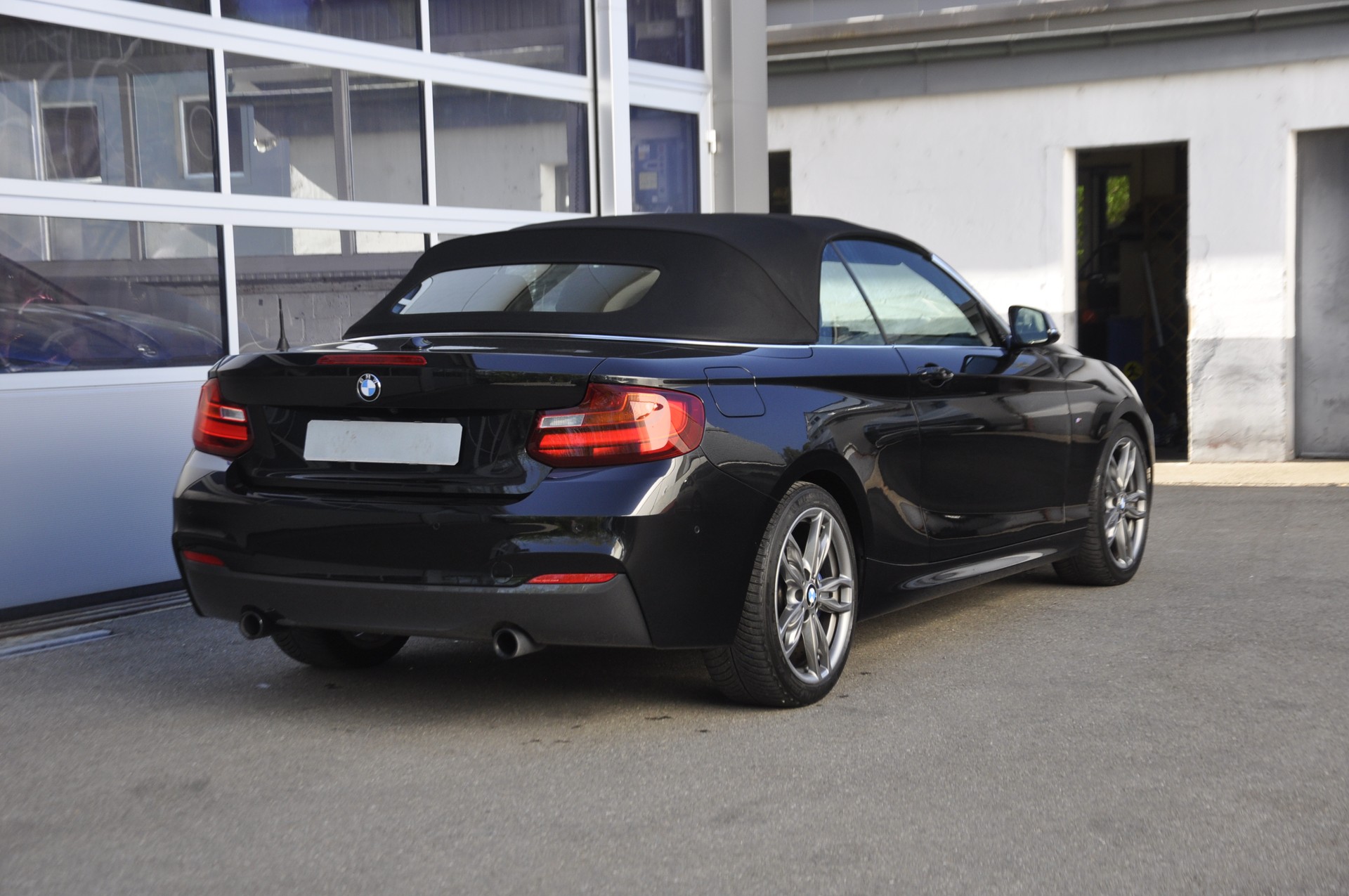 BMW M235i xDrive Steptronic-image-2