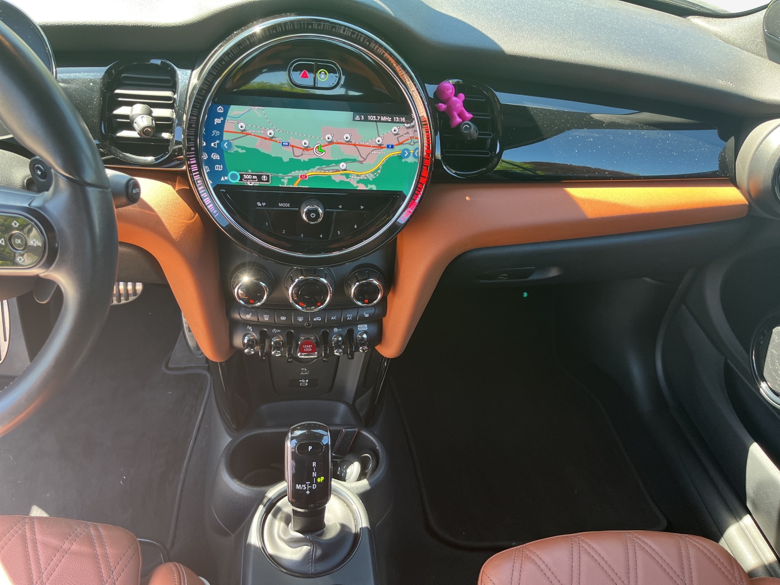 MINI Cooper John Cooper Works Cabriolet Steptronic-image-10
